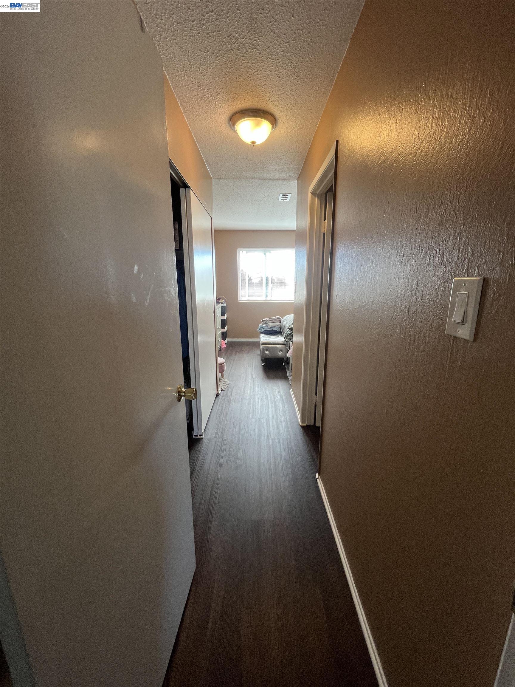 Detail Gallery Image 7 of 22 For 355 Parkview Ter a-8,  Vallejo,  CA 94589 - 3 Beds | 2 Baths