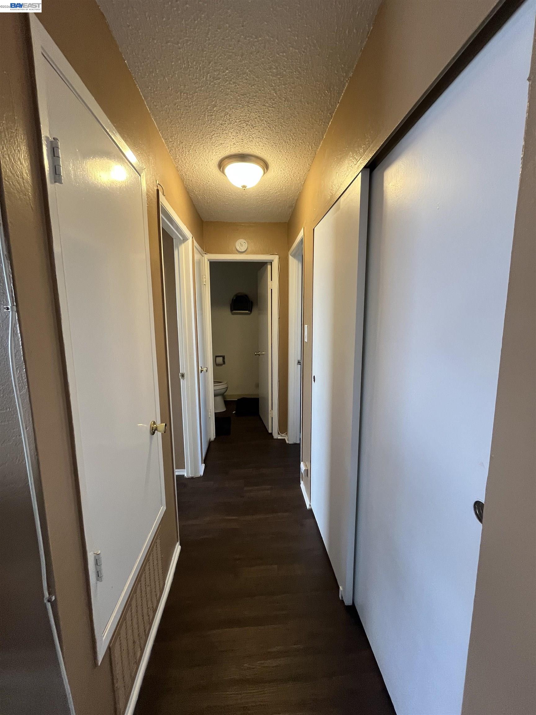 Detail Gallery Image 10 of 22 For 355 Parkview Ter a-8,  Vallejo,  CA 94589 - 3 Beds | 2 Baths