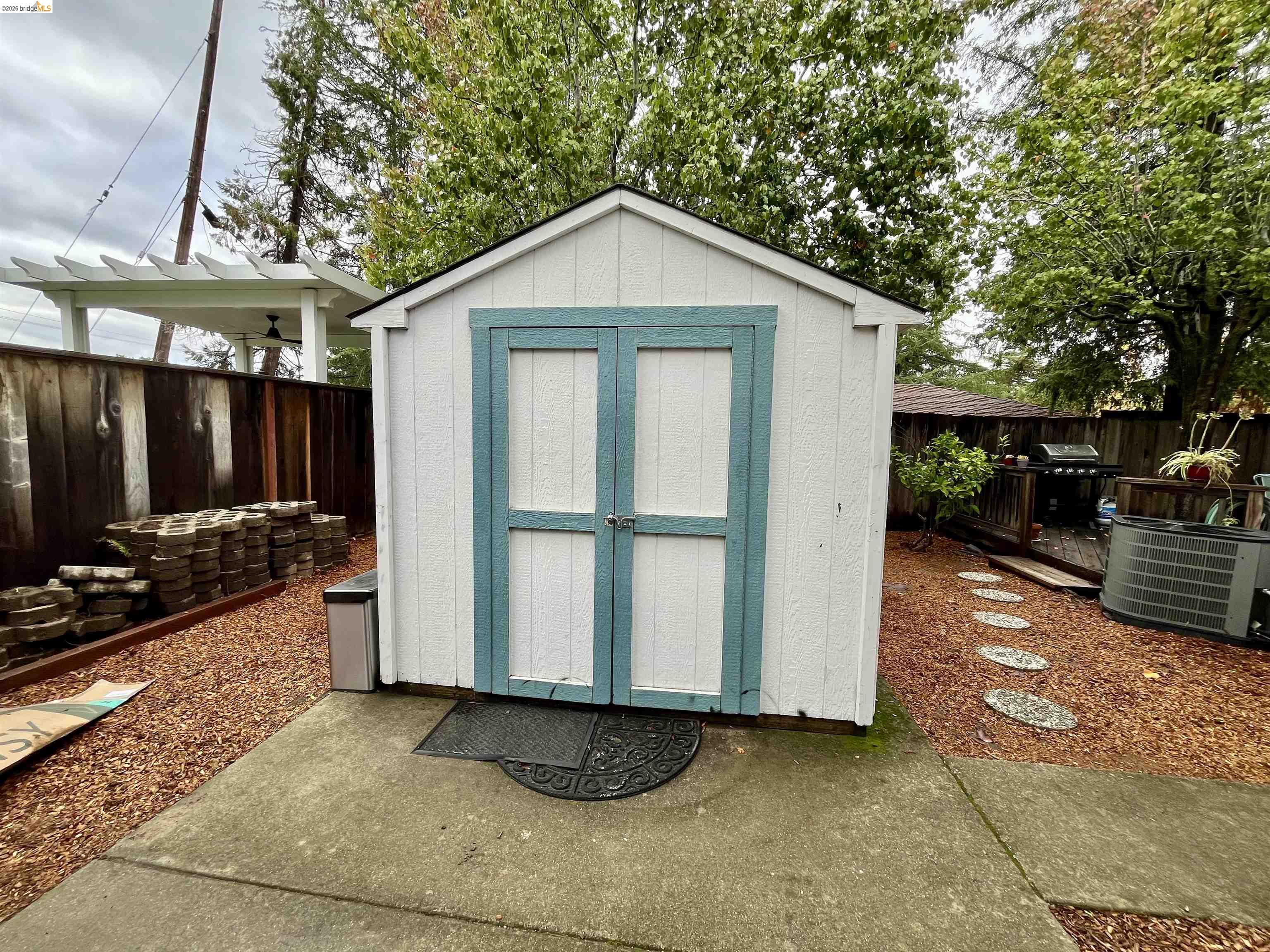 Detail Gallery Image 13 of 17 For 600 Chandon Ct, Walnut Creek,  CA 94597-7315 - 3 Beds | 2/1 Baths