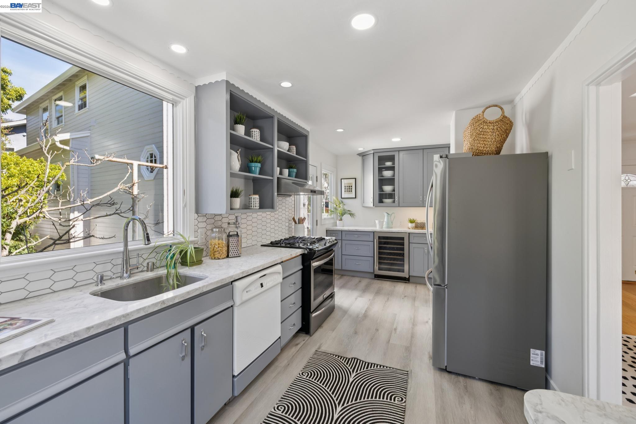 Detail Gallery Image 14 of 41 For 4539 Elinora Avenue, Oakland,  CA 94619 - 3 Beds | 2 Baths