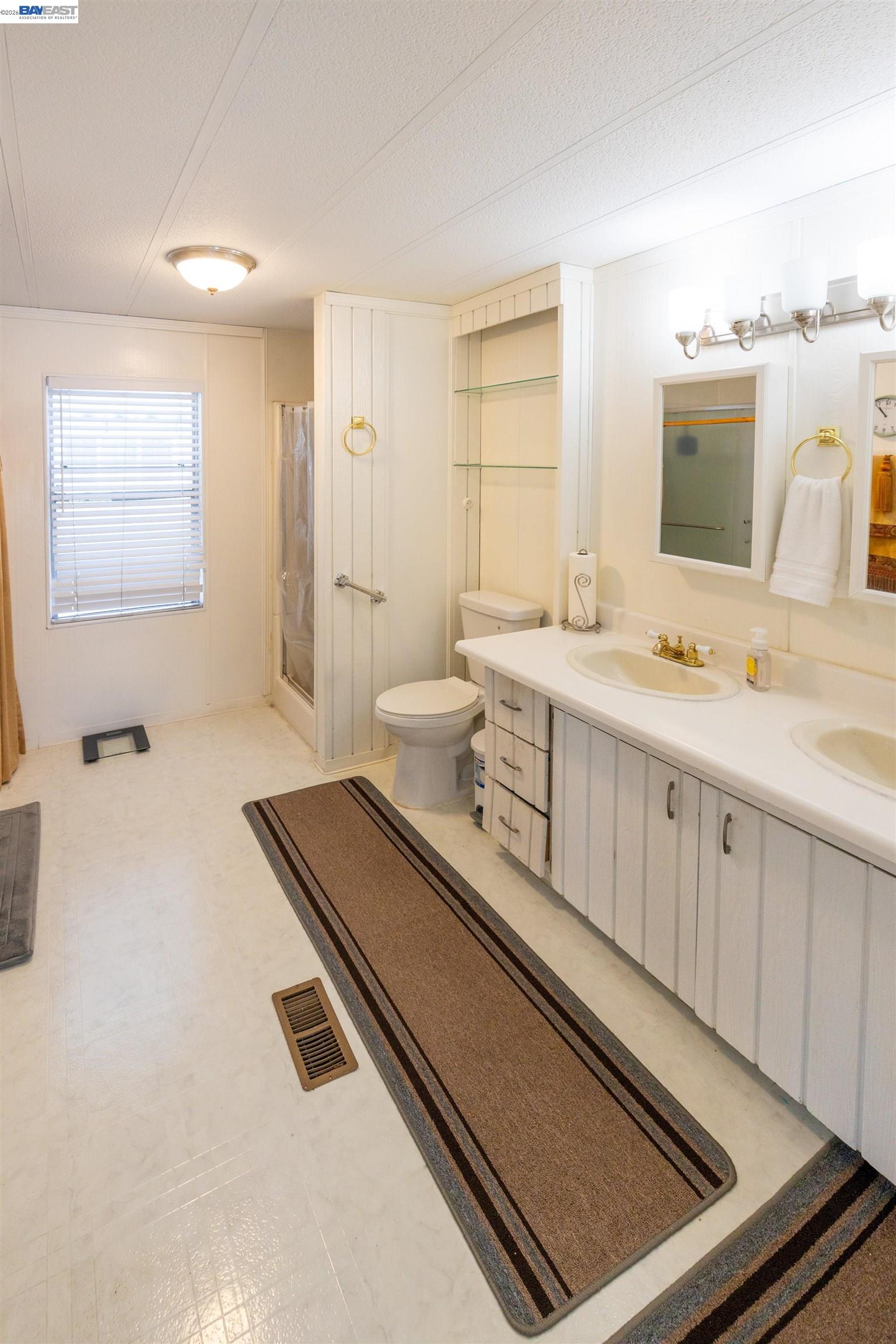 Detail Gallery Image 14 of 37 For 1438 Buckingham Way, Hayward,  CA 94544 - 2 Beds | 2 Baths