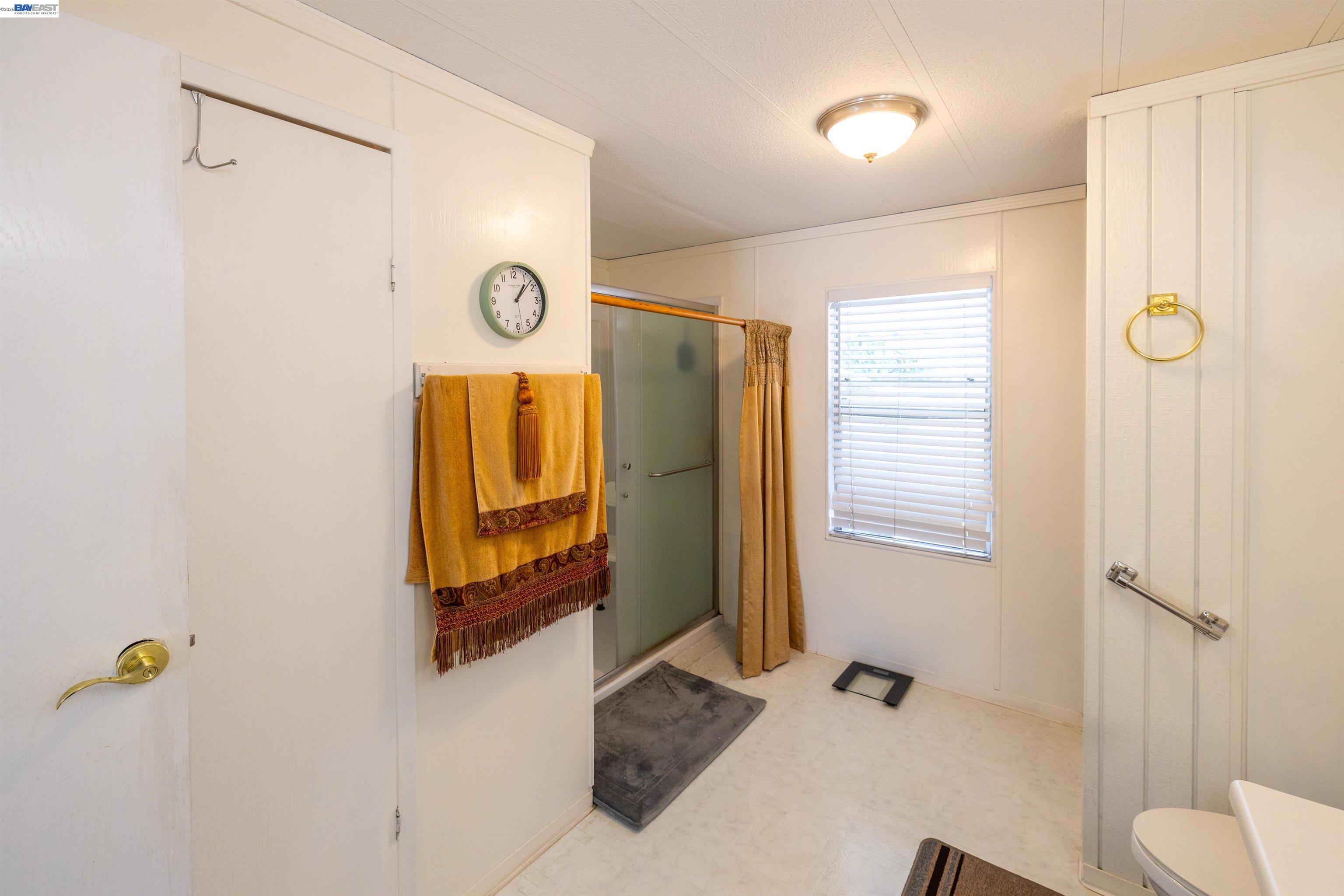 Detail Gallery Image 15 of 37 For 1438 Buckingham Way, Hayward,  CA 94544 - 2 Beds | 2 Baths