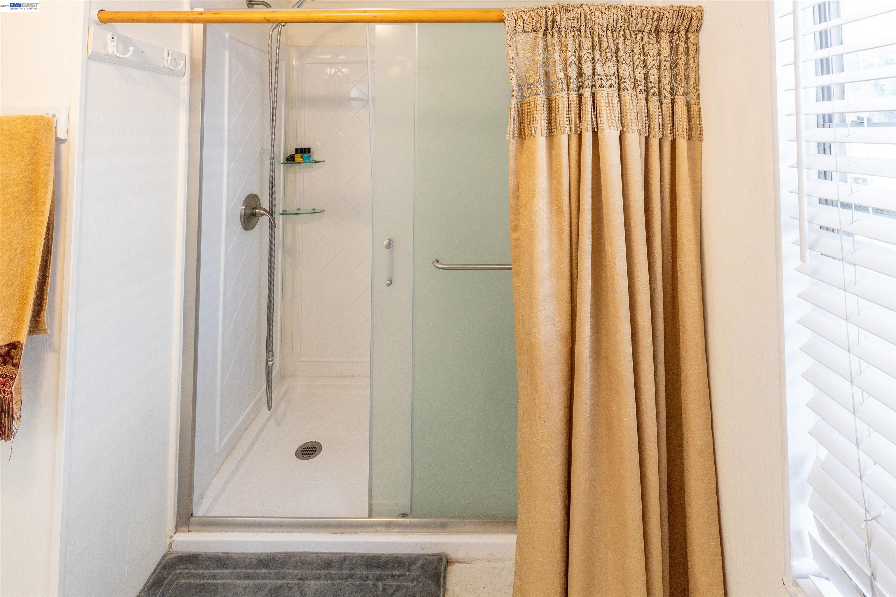 Detail Gallery Image 17 of 37 For 1438 Buckingham Way, Hayward,  CA 94544 - 2 Beds | 2 Baths