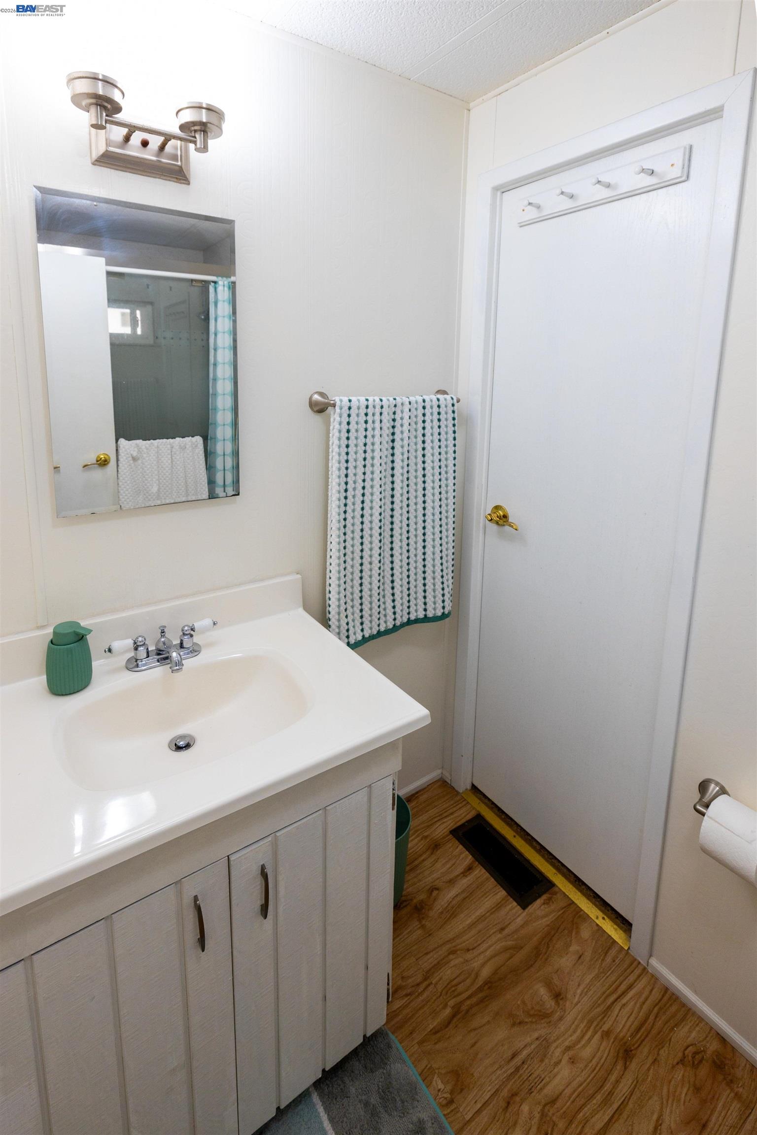 Detail Gallery Image 23 of 37 For 1438 Buckingham Way, Hayward,  CA 94544 - 2 Beds | 2 Baths