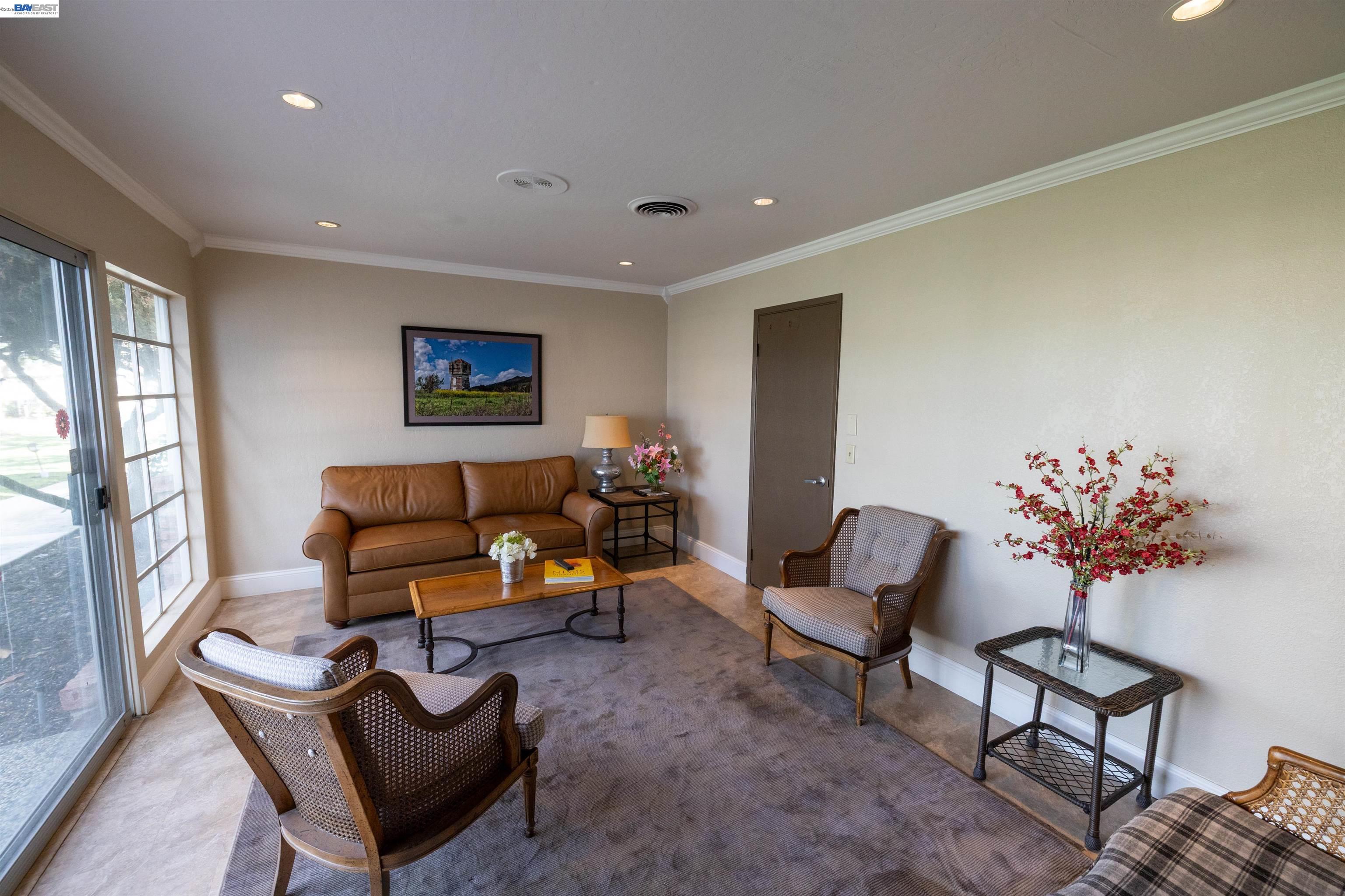 Detail Gallery Image 36 of 37 For 1438 Buckingham Way, Hayward,  CA 94544 - 2 Beds | 2 Baths