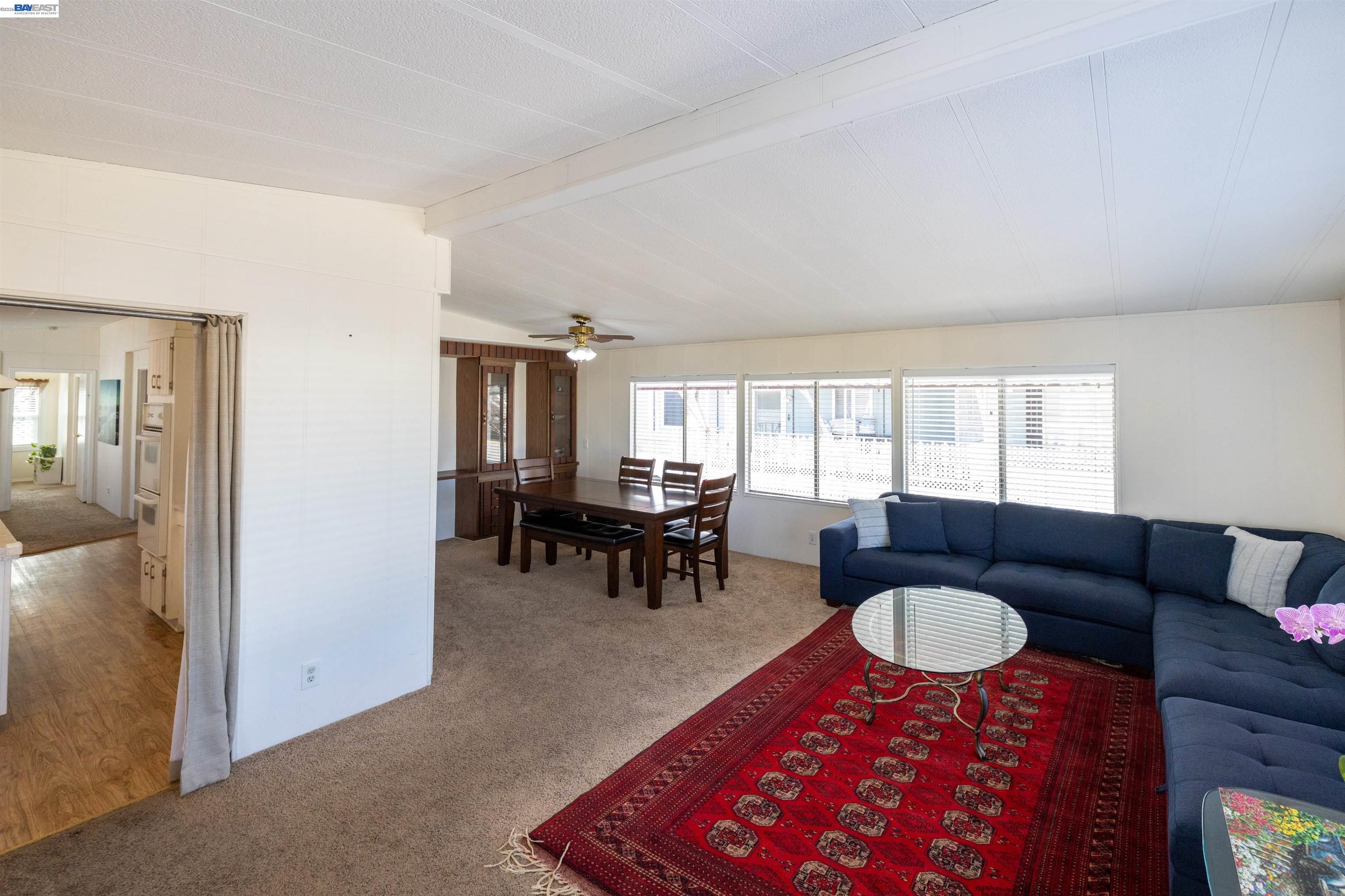 Detail Gallery Image 7 of 37 For 1438 Buckingham Way, Hayward,  CA 94544 - 2 Beds | 2 Baths