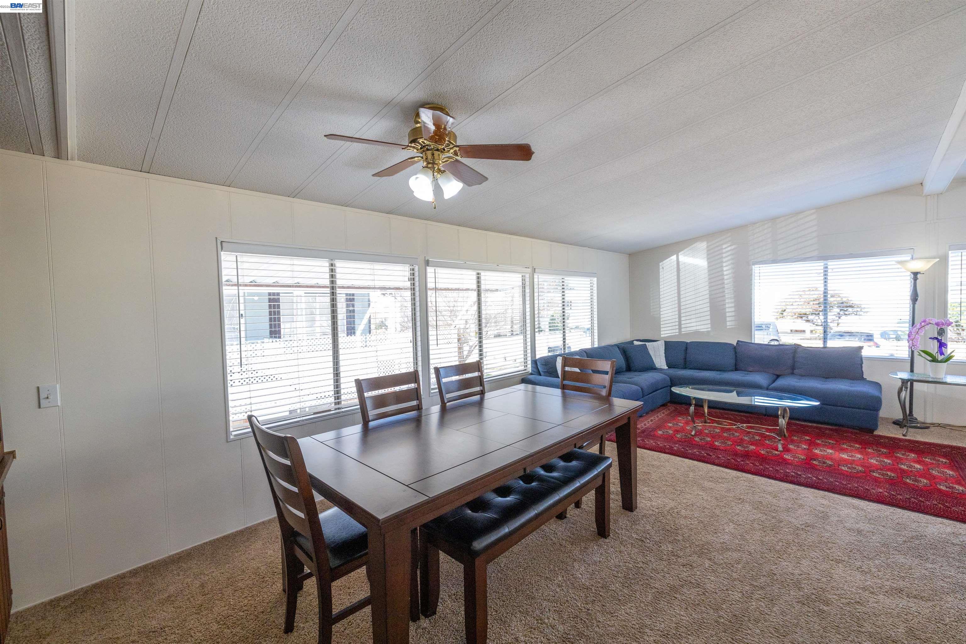 Detail Gallery Image 10 of 37 For 1438 Buckingham Way, Hayward,  CA 94544 - 2 Beds | 2 Baths