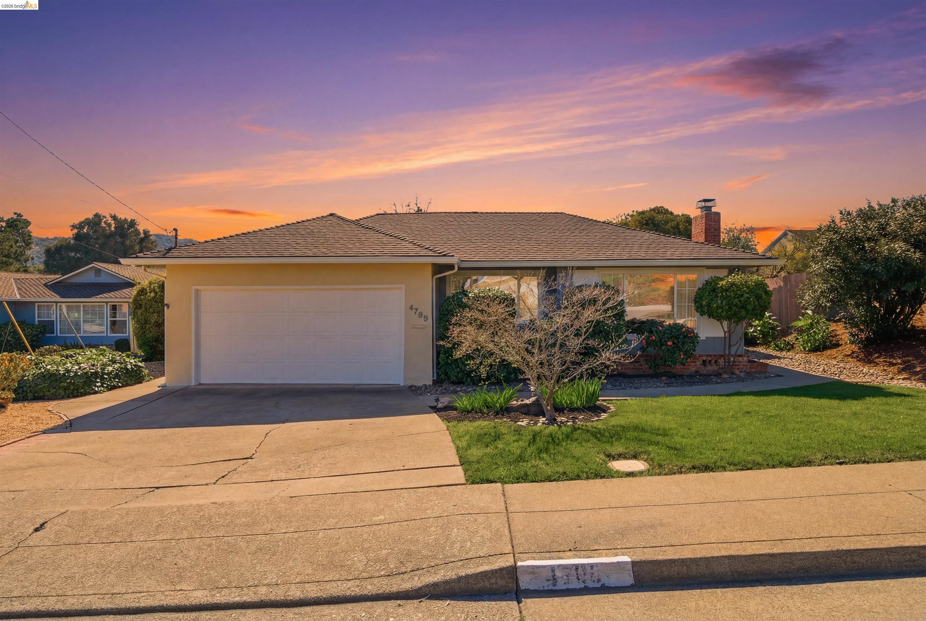 Detail Gallery Image 2 of 60 For 4708 Westwood Ct, Richmond,  CA 94803 - 4 Beds | 2 Baths