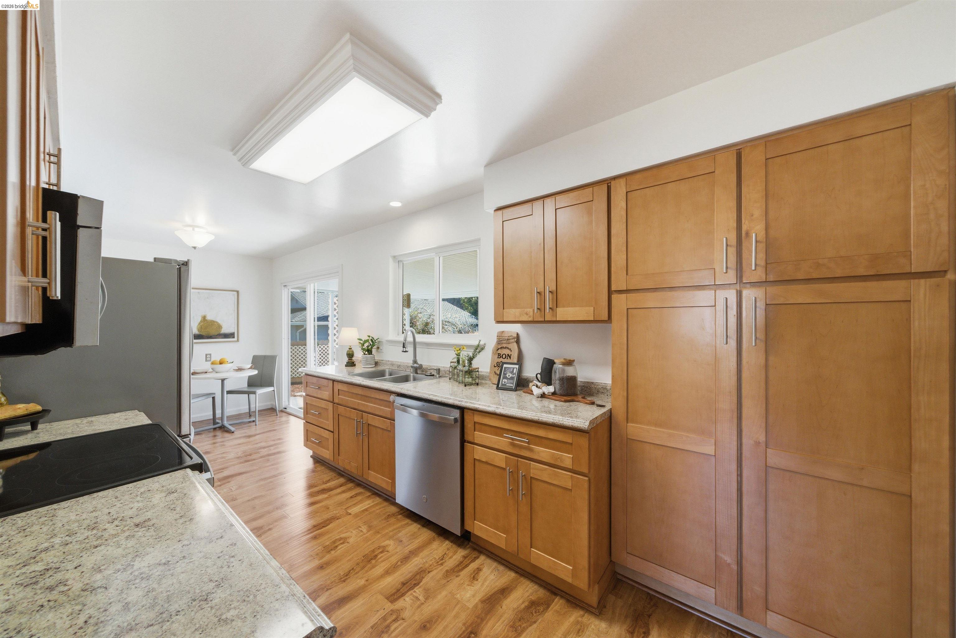 Detail Gallery Image 16 of 60 For 4708 Westwood Ct, Richmond,  CA 94803 - 4 Beds | 2 Baths