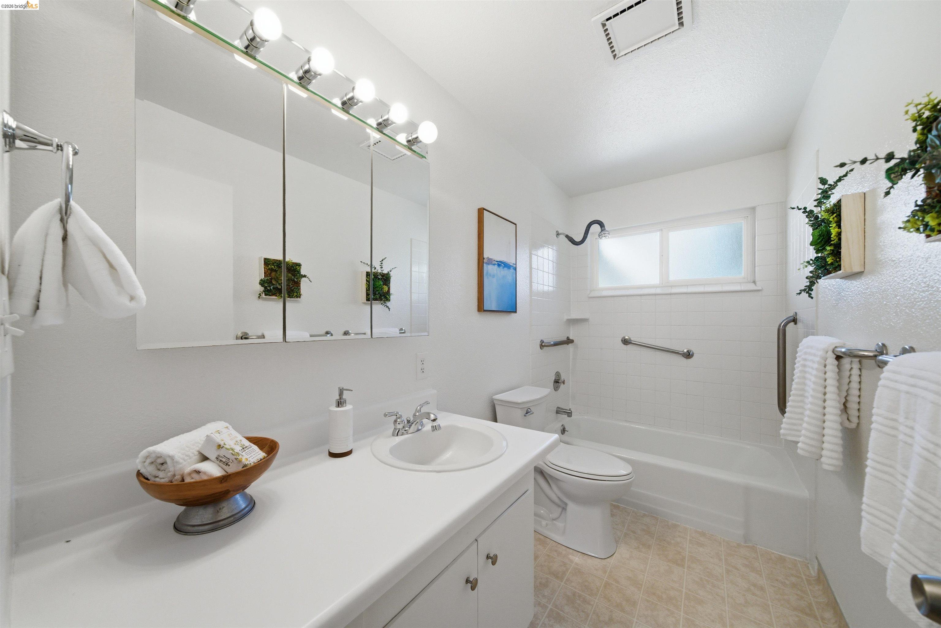 Detail Gallery Image 30 of 60 For 4708 Westwood Ct, Richmond,  CA 94803 - 4 Beds | 2 Baths