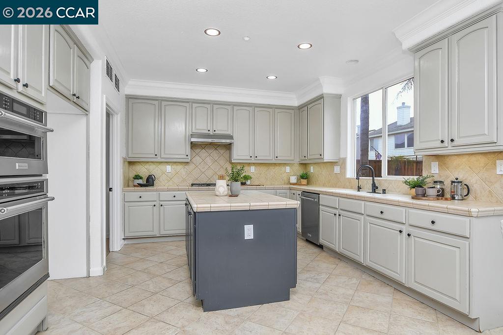 Detail Gallery Image 12 of 50 For 806 Atherton Blvd, Brentwood,  CA 94513 - 5 Beds | 3 Baths