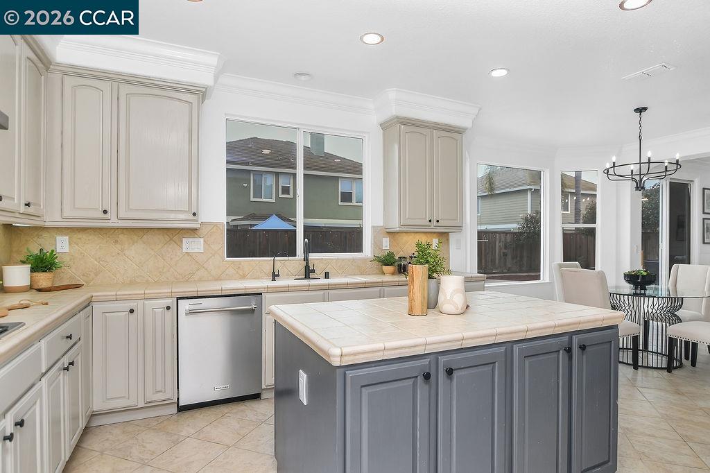 Detail Gallery Image 13 of 50 For 806 Atherton Blvd, Brentwood,  CA 94513 - 5 Beds | 3 Baths