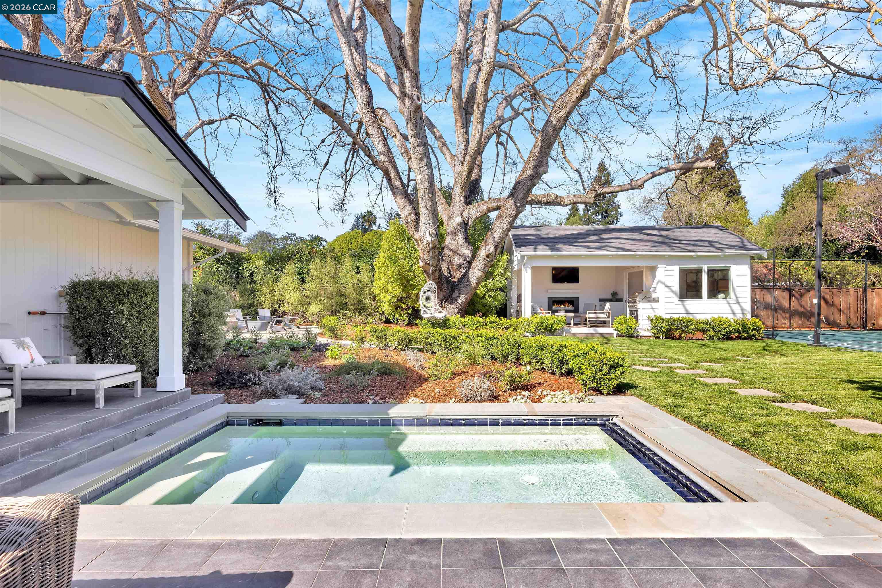 Detail Gallery Image 43 of 53 For 942 Raintree Pl, Lafayette,  CA 94549 - 5 Beds | 3/1 Baths