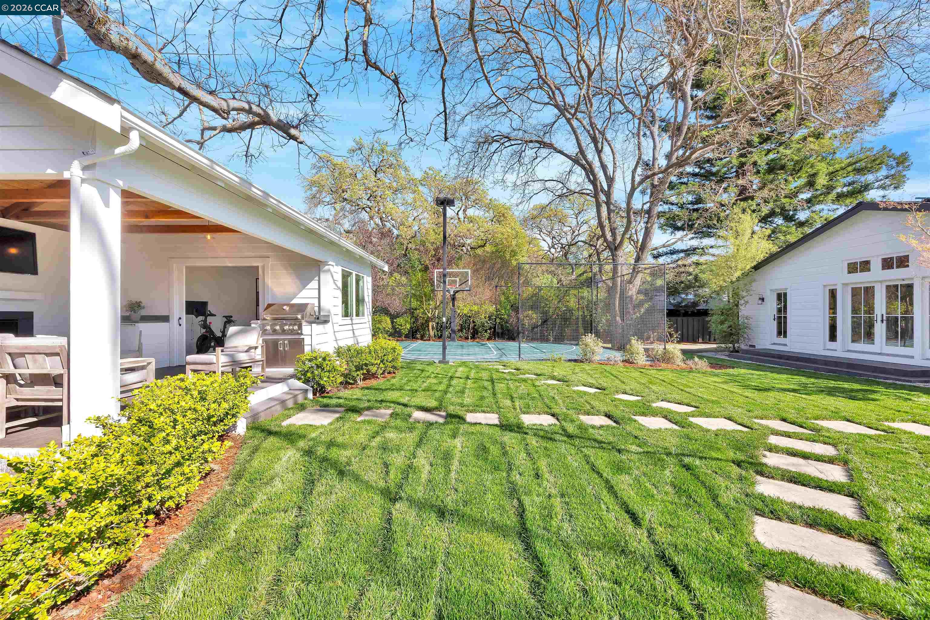 Detail Gallery Image 45 of 53 For 942 Raintree Pl, Lafayette,  CA 94549 - 5 Beds | 3/1 Baths