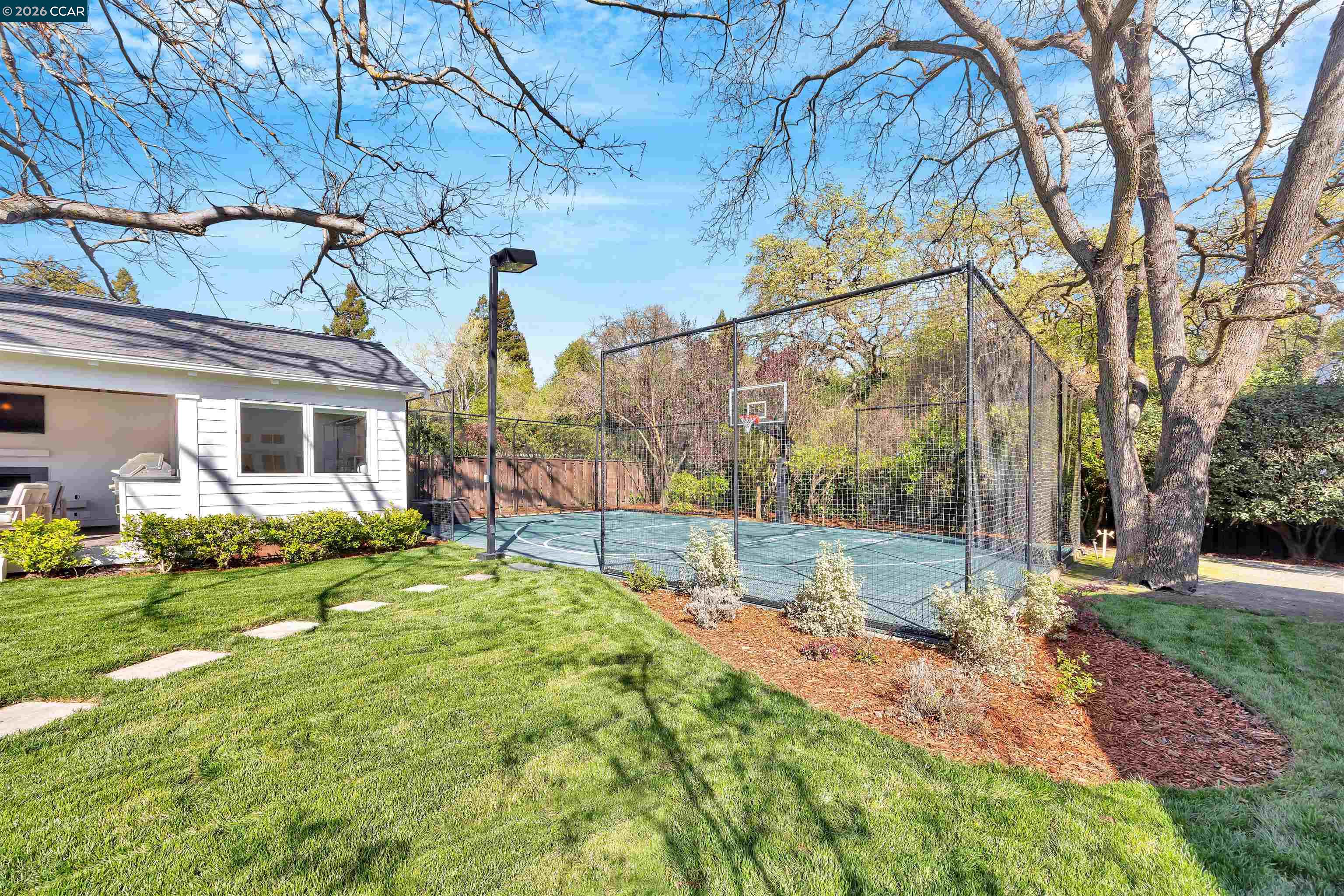 Detail Gallery Image 46 of 53 For 942 Raintree Pl, Lafayette,  CA 94549 - 5 Beds | 3/1 Baths