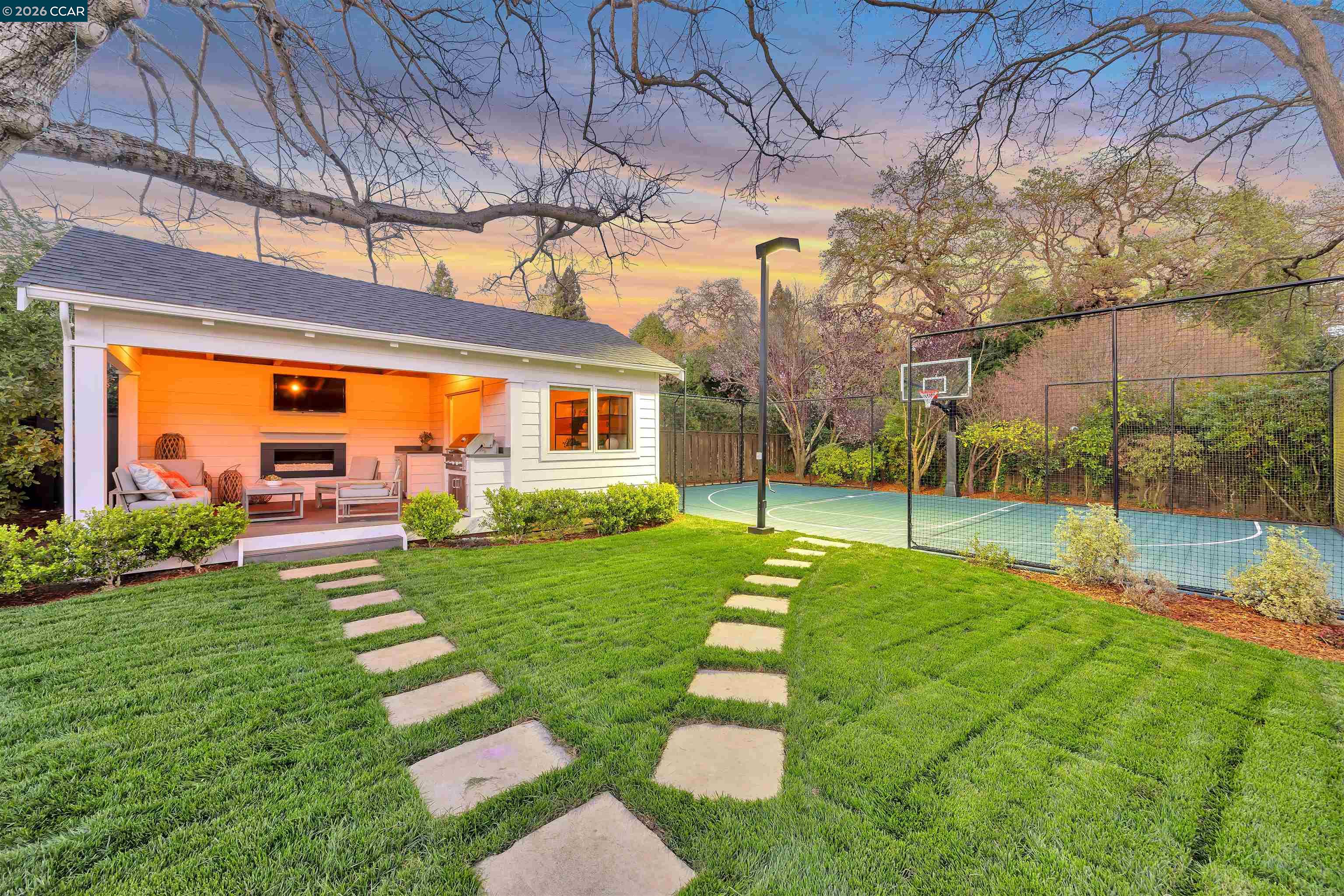 Detail Gallery Image 51 of 53 For 942 Raintree Pl, Lafayette,  CA 94549 - 5 Beds | 3/1 Baths