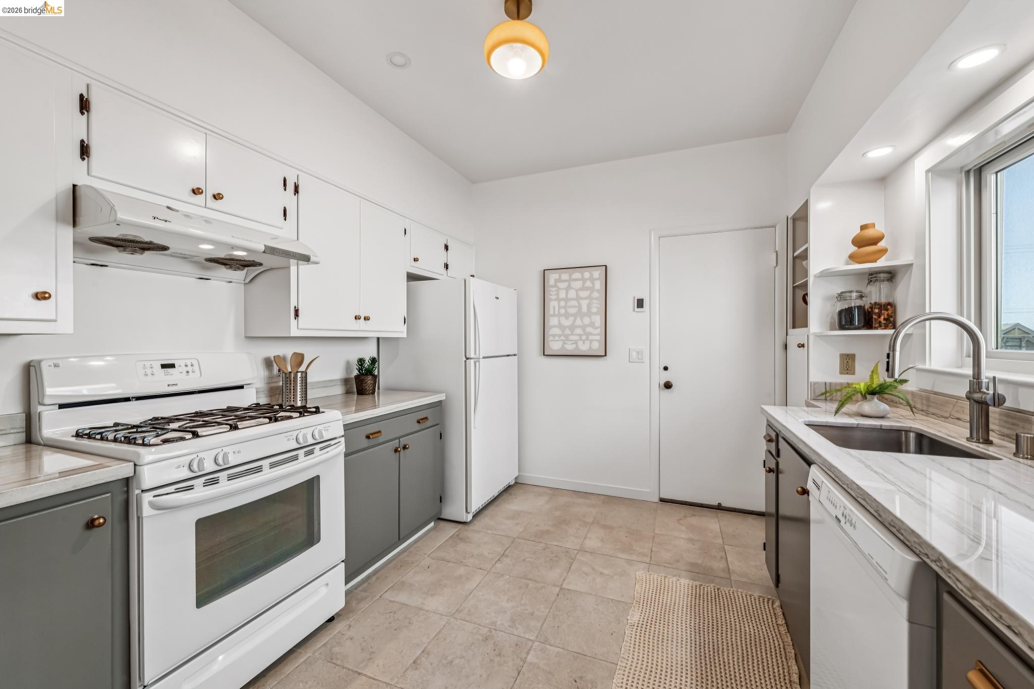 Photo #8: 41126084 Listing: Photo #8