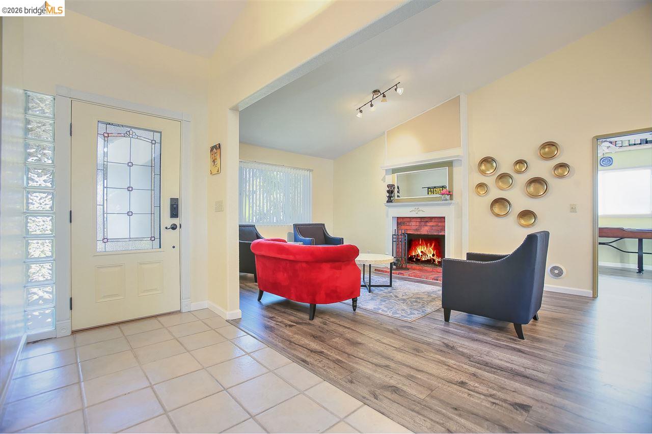 Detail Gallery Image 13 of 34 For 5545 Drakes Ct, Discovery Bay,  CA 94505 - 3 Beds | 2 Baths