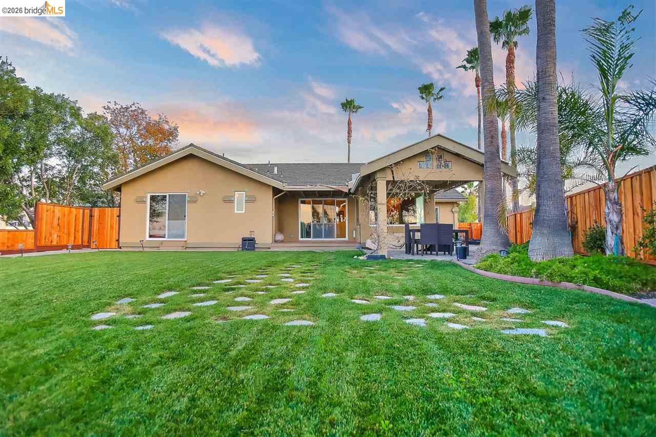 Detail Gallery Image 5 of 34 For 5545 Drakes Ct, Discovery Bay,  CA 94505 - 3 Beds | 2 Baths