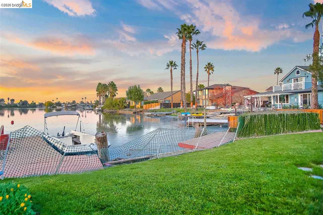 Detail Gallery Image 8 of 34 For 5545 Drakes Ct, Discovery Bay,  CA 94505 - 3 Beds | 2 Baths