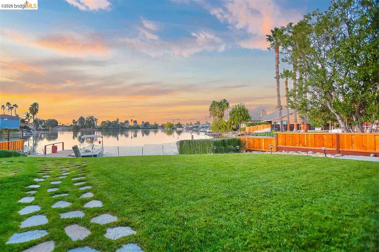 Detail Gallery Image 9 of 34 For 5545 Drakes Ct, Discovery Bay,  CA 94505 - 3 Beds | 2 Baths