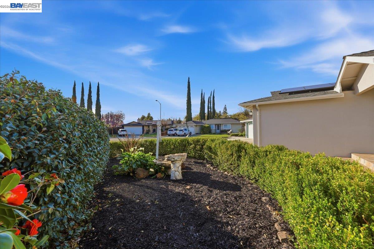 Detail Gallery Image 5 of 37 For 1565 Mendoza Ct, Pleasanton,  CA 94566 - 4 Beds | 3 Baths
