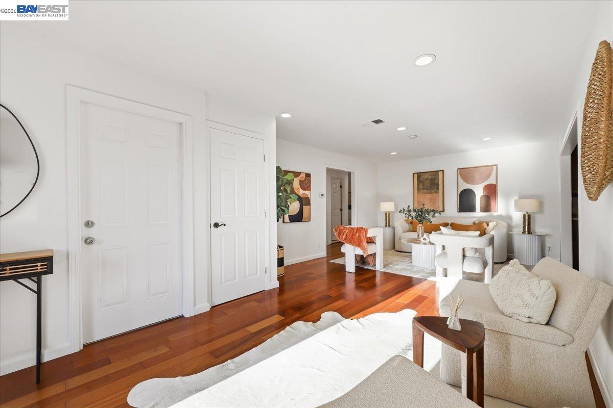 Detail Gallery Image 7 of 37 For 1565 Mendoza Ct, Pleasanton,  CA 94566 - 4 Beds | 3 Baths