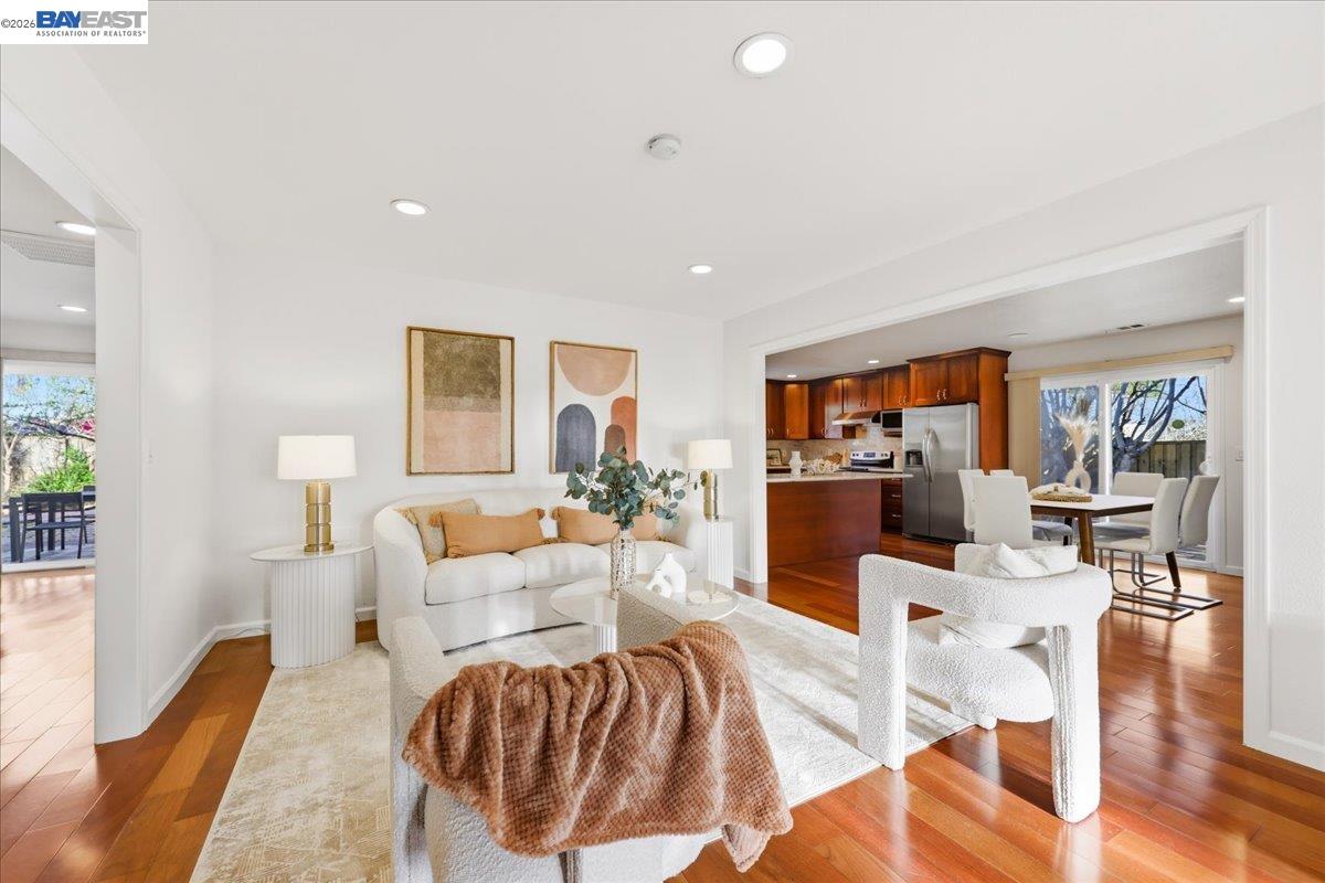 Detail Gallery Image 8 of 37 For 1565 Mendoza Ct, Pleasanton,  CA 94566 - 4 Beds | 3 Baths