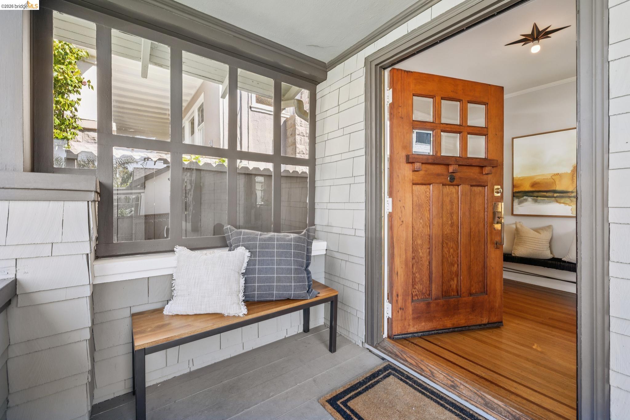 Detail Gallery Image 3 of 59 For 4610 San Sebastian Avenue, Oakland,  CA 94602 - 2 Beds | 1 Baths