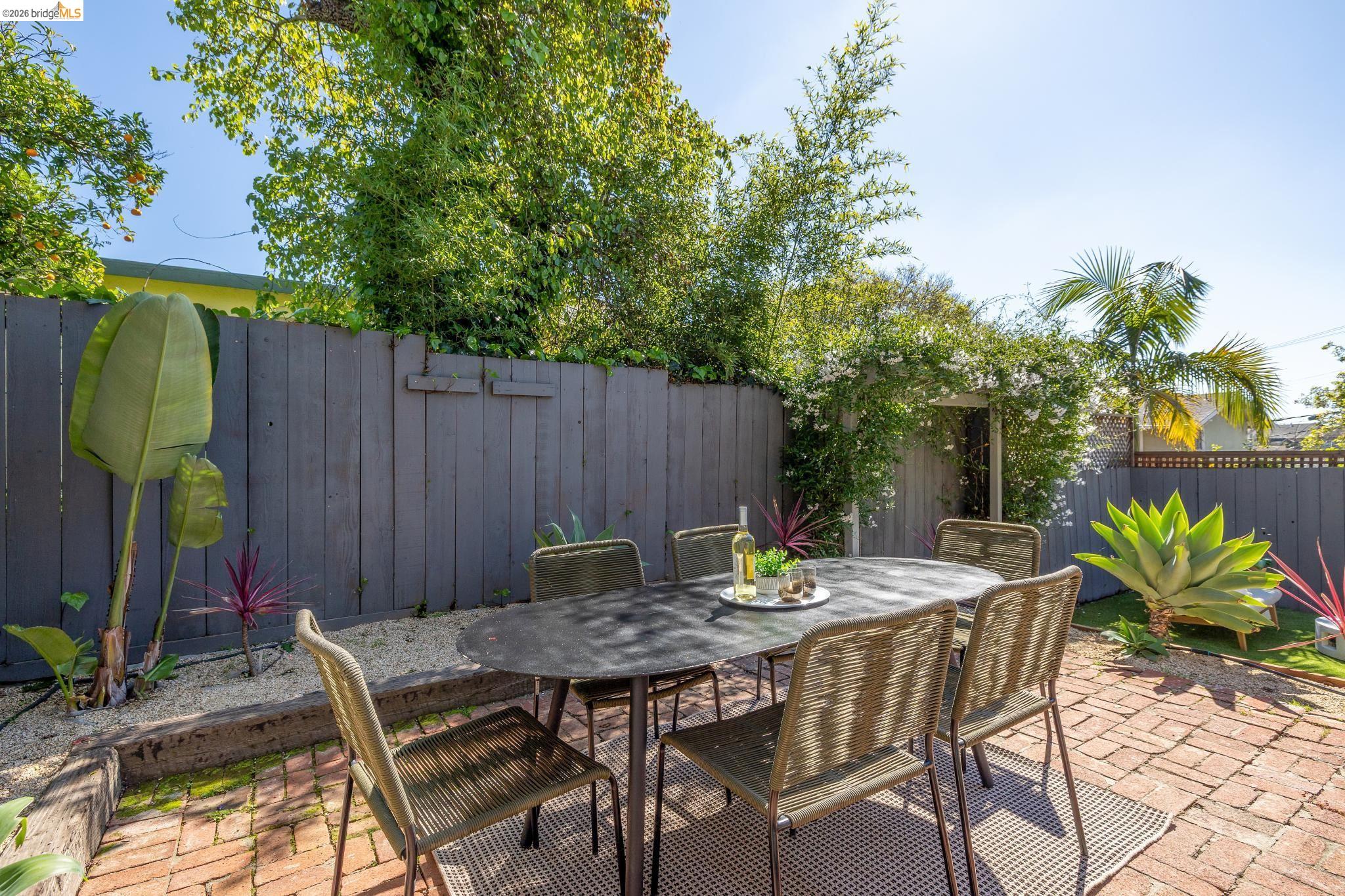 Detail Gallery Image 28 of 59 For 4610 San Sebastian Avenue, Oakland,  CA 94602 - 2 Beds | 1 Baths