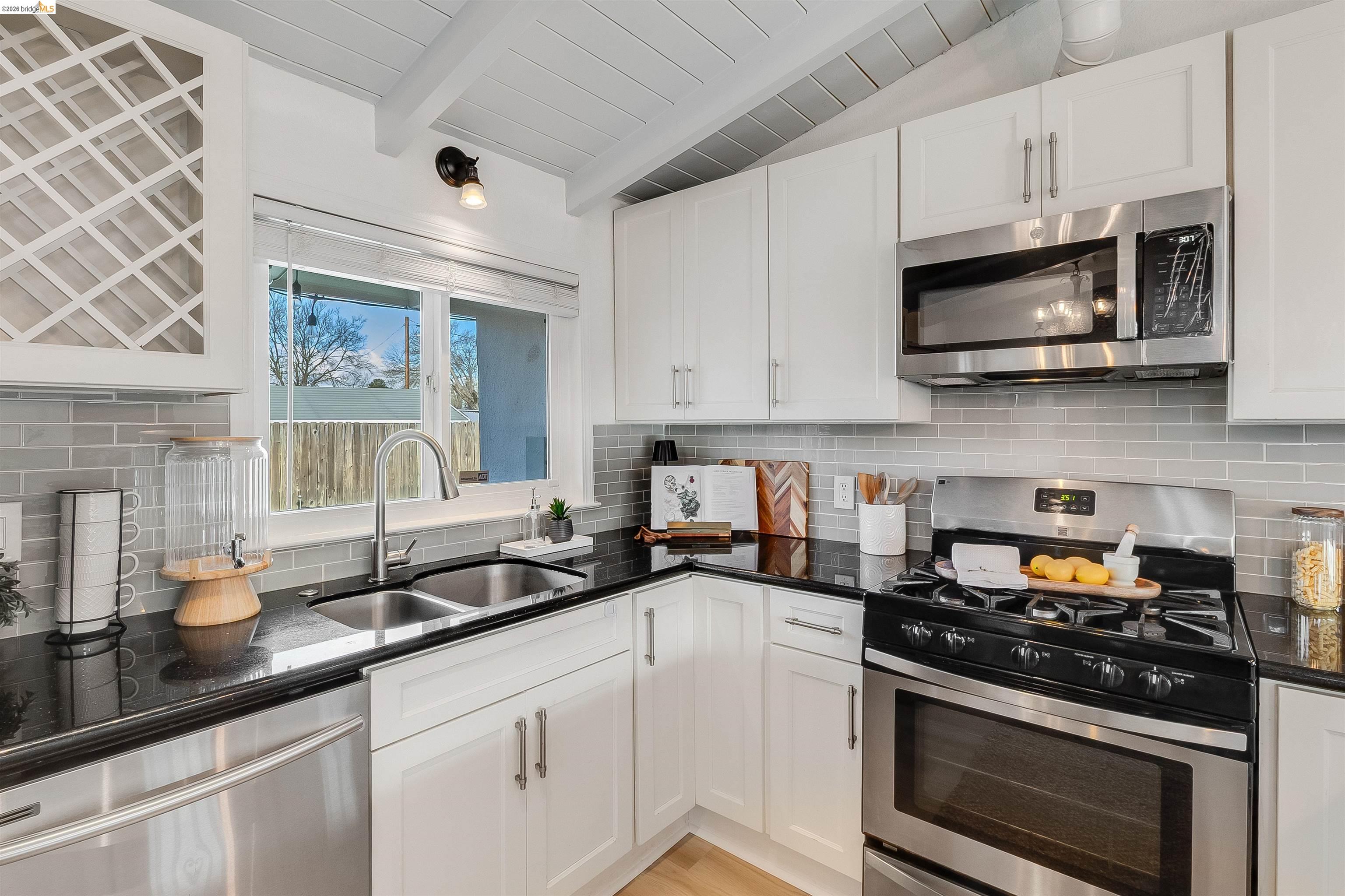 Detail Gallery Image 11 of 50 For 3013 Justin Way, Concord,  CA 94520 - 4 Beds | 2 Baths