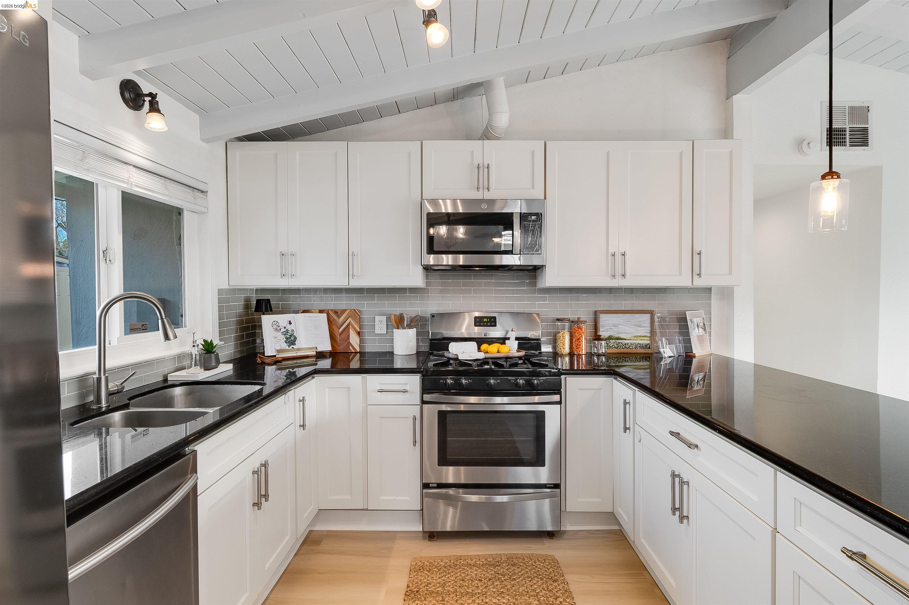 Detail Gallery Image 10 of 50 For 3013 Justin Way, Concord,  CA 94520 - 4 Beds | 2 Baths