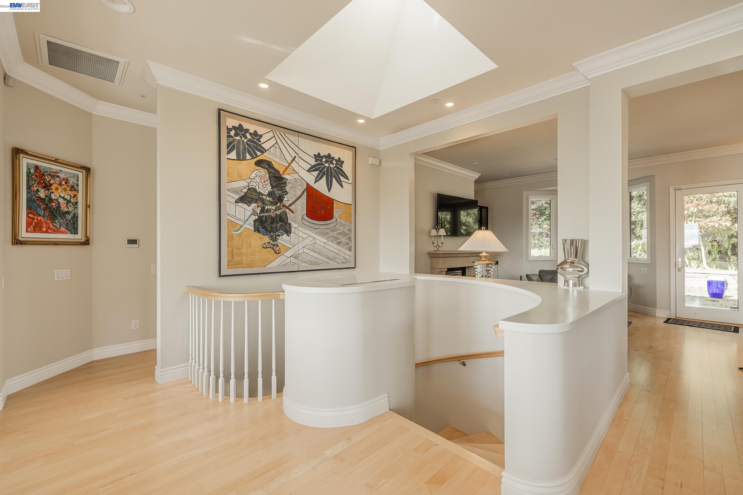 Detail Gallery Image 15 of 51 For 51 Seminary Cove Dr, Mill Valley,  CA 94941 - 3 Beds | 3/1 Baths