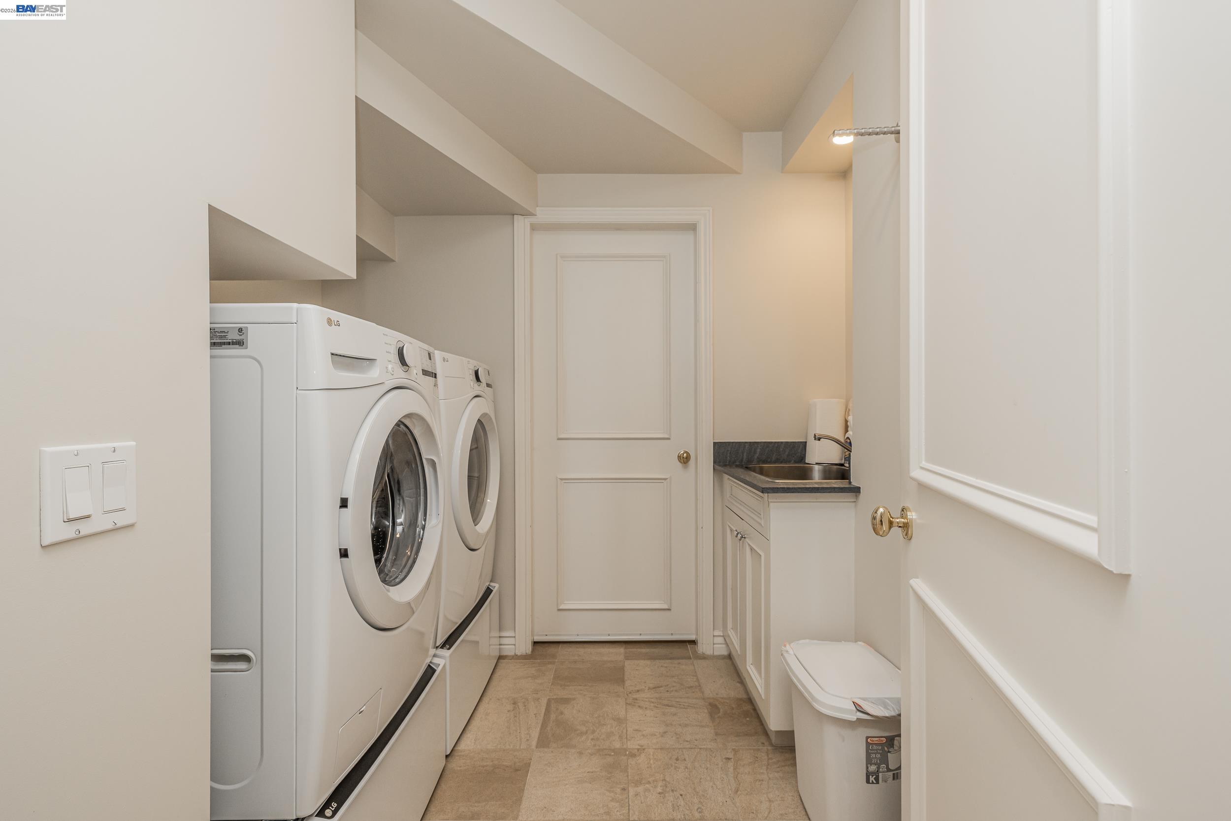 Detail Gallery Image 20 of 51 For 51 Seminary Cove Dr, Mill Valley,  CA 94941 - 3 Beds | 3/1 Baths