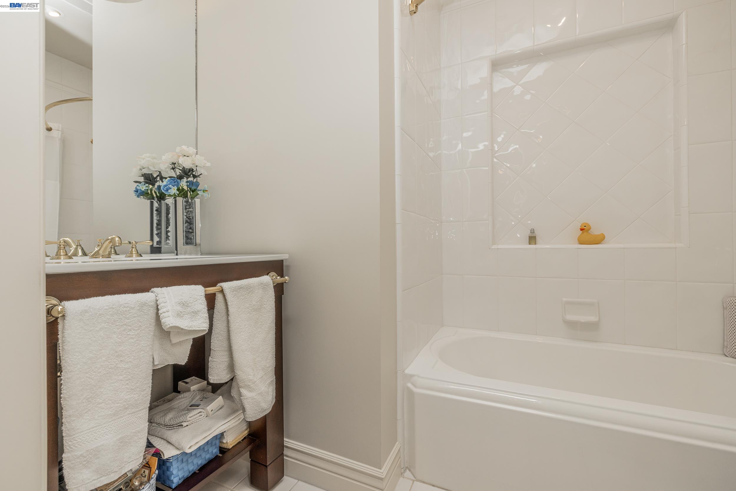 Detail Gallery Image 32 of 51 For 51 Seminary Cove Dr, Mill Valley,  CA 94941 - 3 Beds | 3/1 Baths