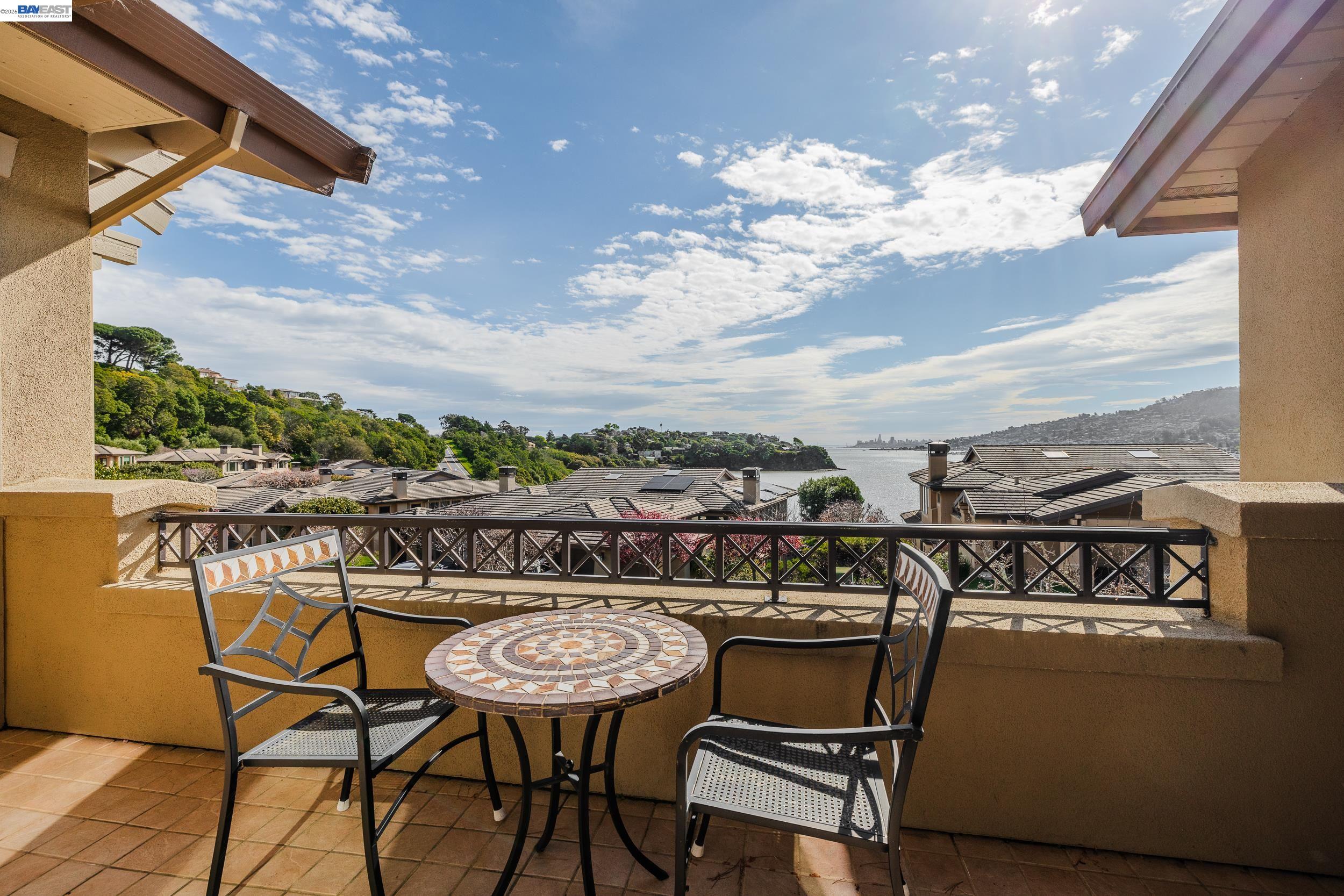 Detail Gallery Image 35 of 51 For 51 Seminary Cove Dr, Mill Valley,  CA 94941 - 3 Beds | 3/1 Baths