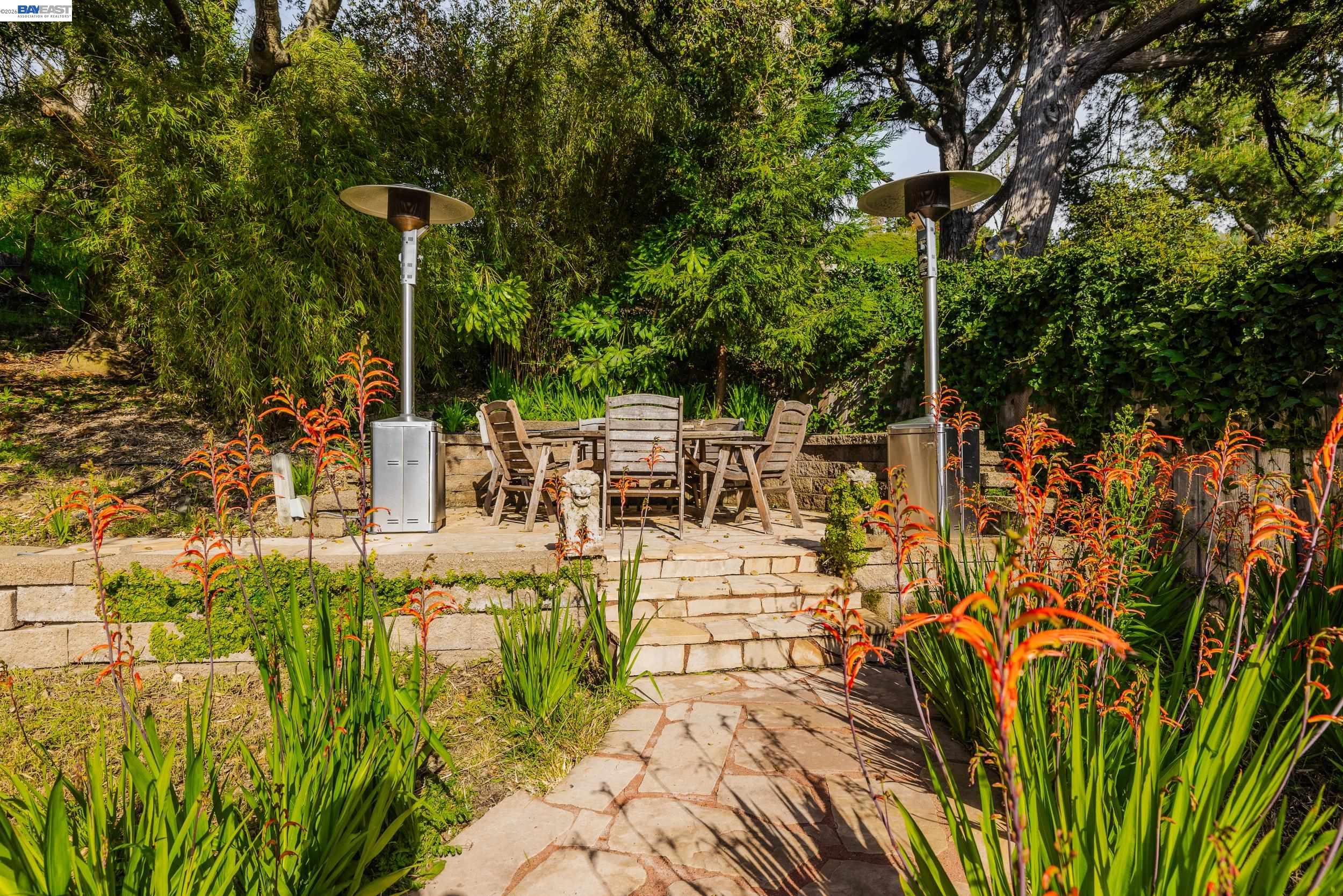 Detail Gallery Image 40 of 51 For 51 Seminary Cove Dr, Mill Valley,  CA 94941 - 3 Beds | 3/1 Baths