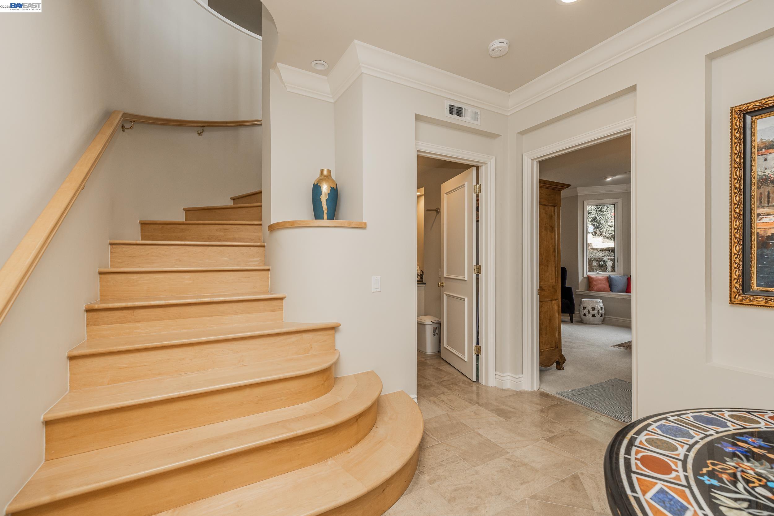 Detail Gallery Image 5 of 51 For 51 Seminary Cove Dr, Mill Valley,  CA 94941 - 3 Beds | 3/1 Baths