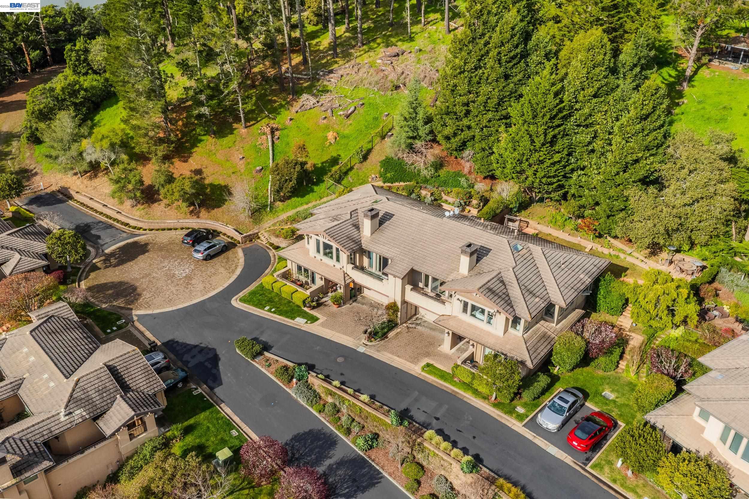 Detail Gallery Image 48 of 51 For 51 Seminary Cove Dr, Mill Valley,  CA 94941 - 3 Beds | 3/1 Baths