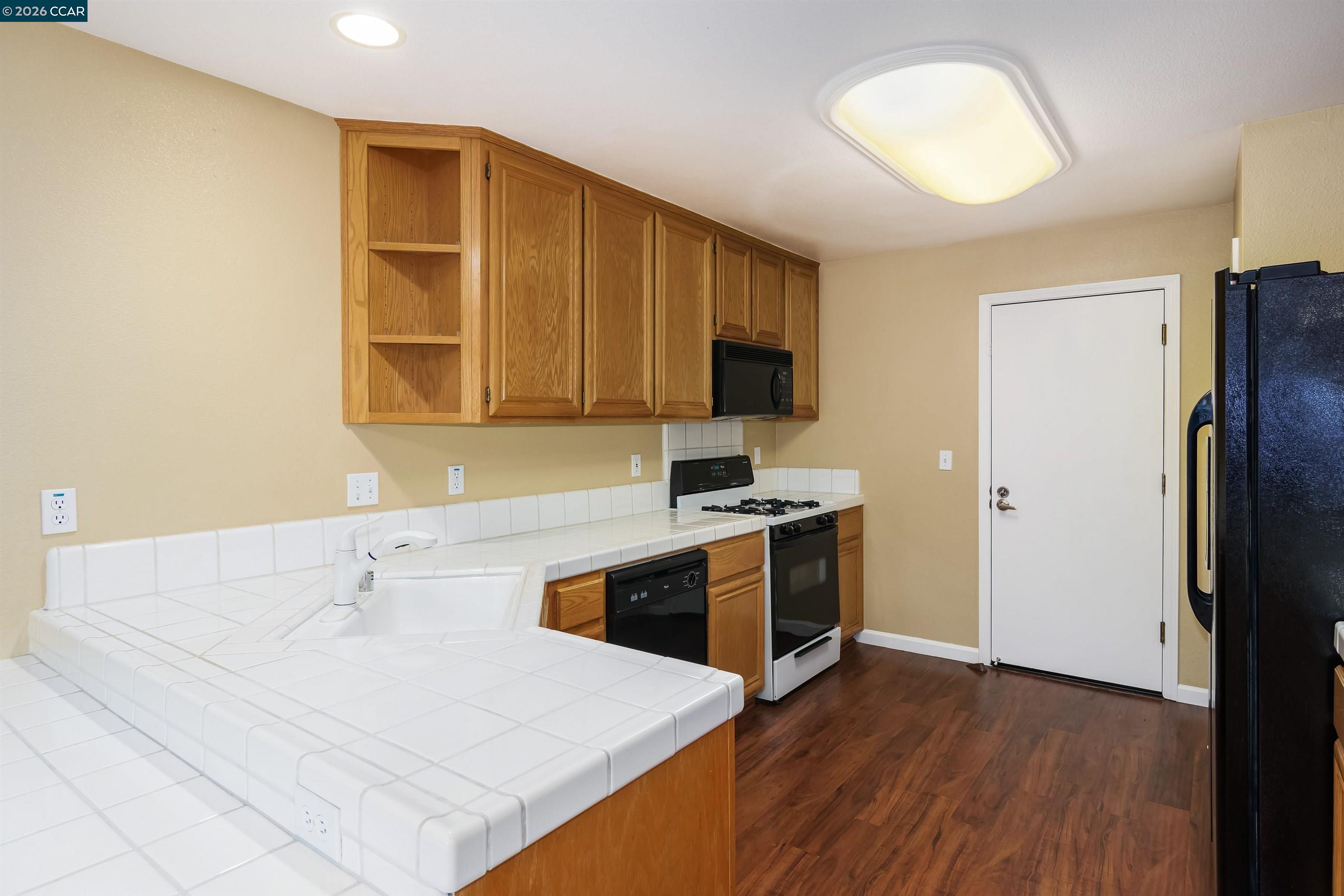 Detail Gallery Image 18 of 33 For 135 Coralflower Ln, San Ramon,  CA 94582 - 3 Beds | 2/1 Baths