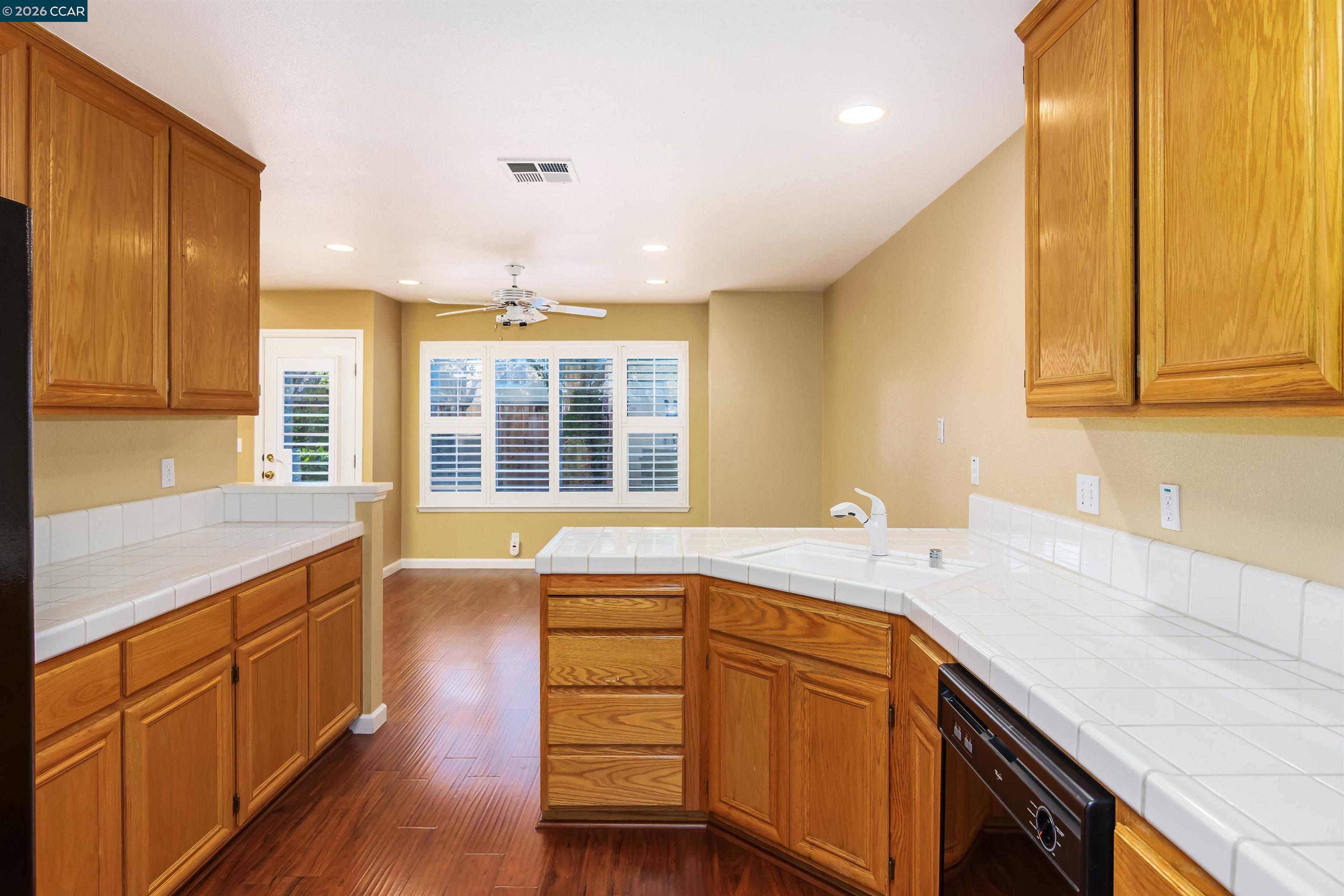 Detail Gallery Image 22 of 33 For 135 Coralflower Ln, San Ramon,  CA 94582 - 3 Beds | 2/1 Baths