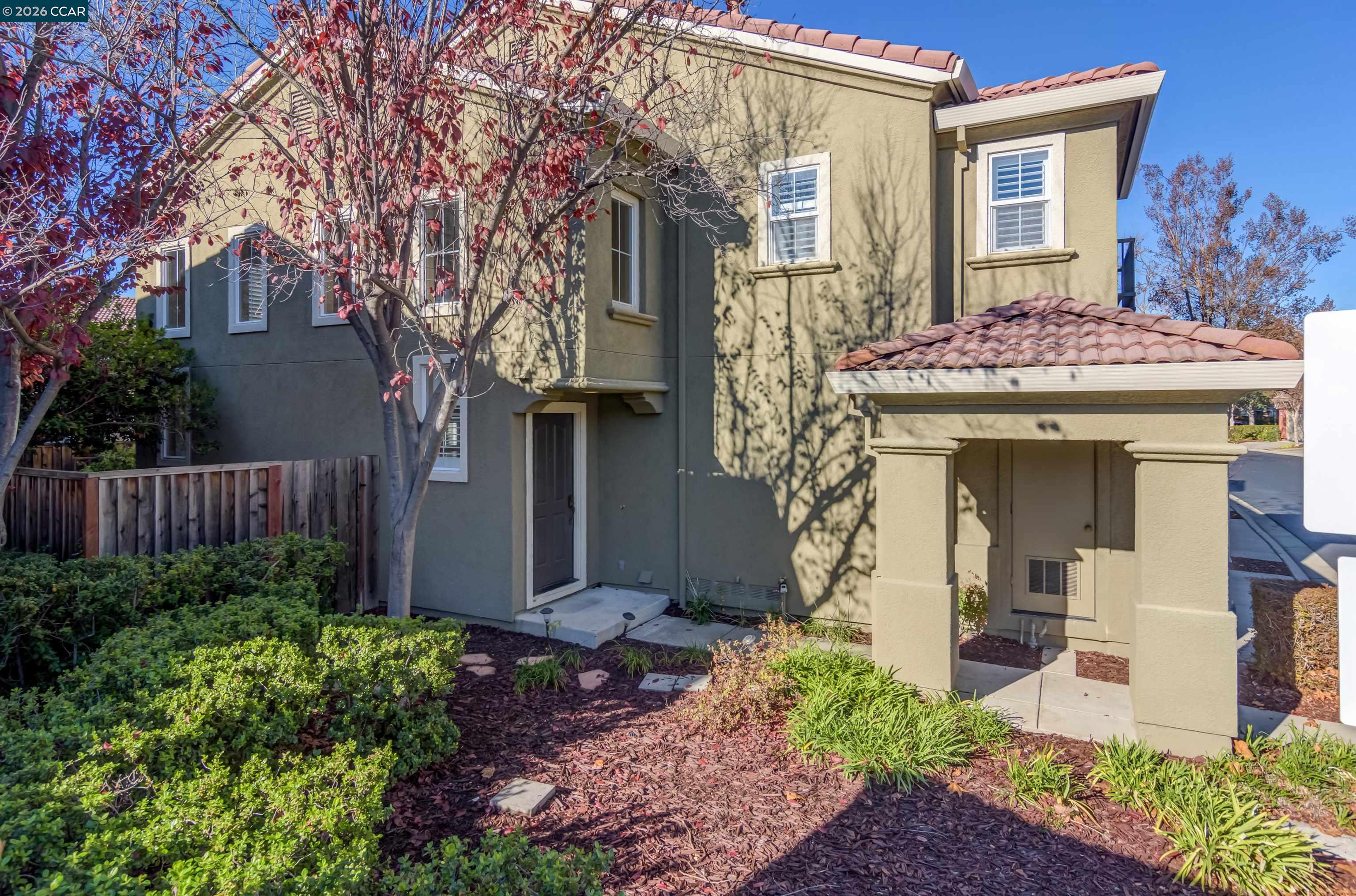 Detail Gallery Image 4 of 33 For 135 Coralflower Ln, San Ramon,  CA 94582 - 3 Beds | 2/1 Baths