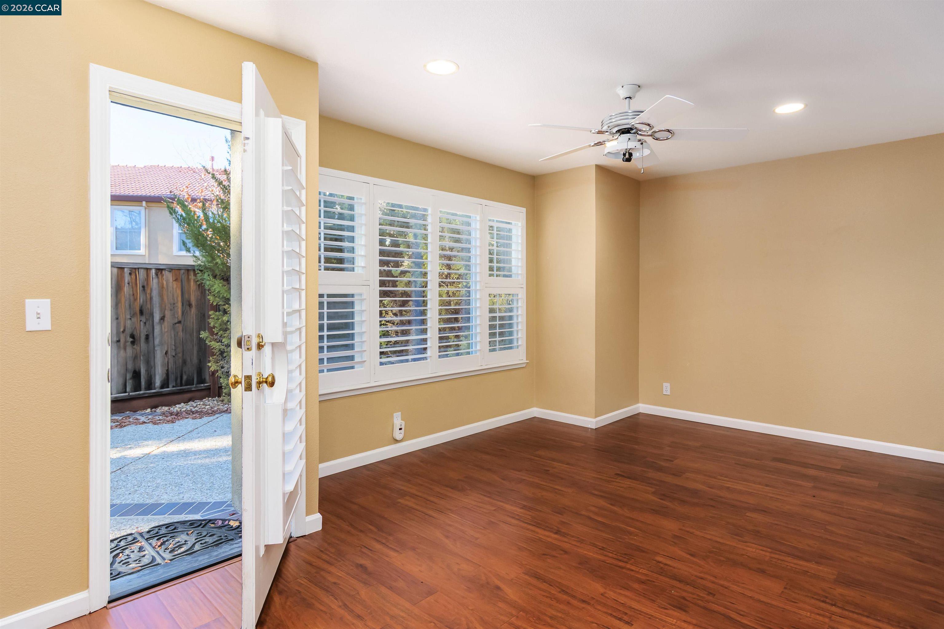 Detail Gallery Image 10 of 33 For 135 Coralflower Ln, San Ramon,  CA 94582 - 3 Beds | 2/1 Baths