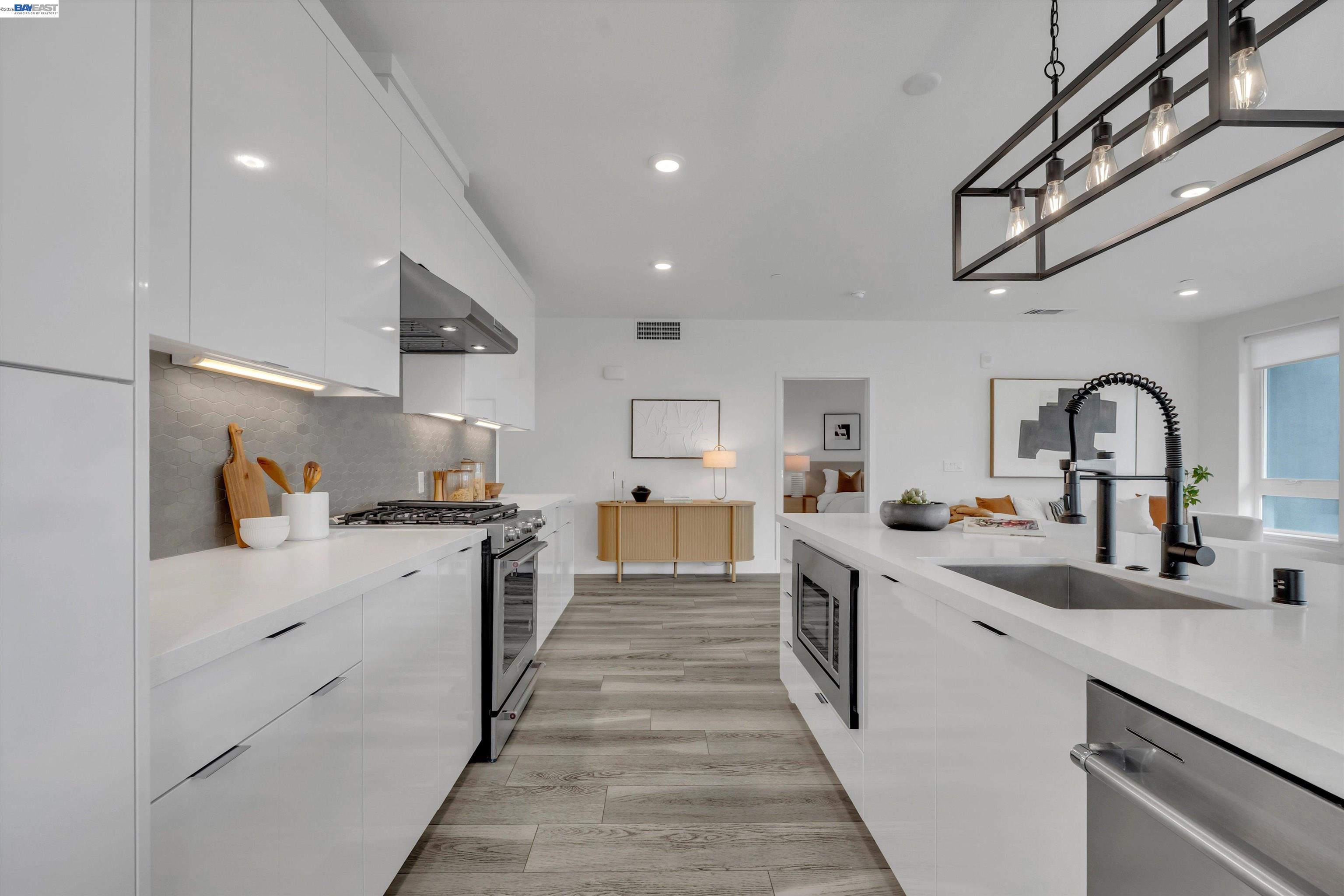 Detail Gallery Image 8 of 45 For 3578 Rambla Pl #430,  Santa Clara,  CA 95051-1585 - 3 Beds | 2/1 Baths