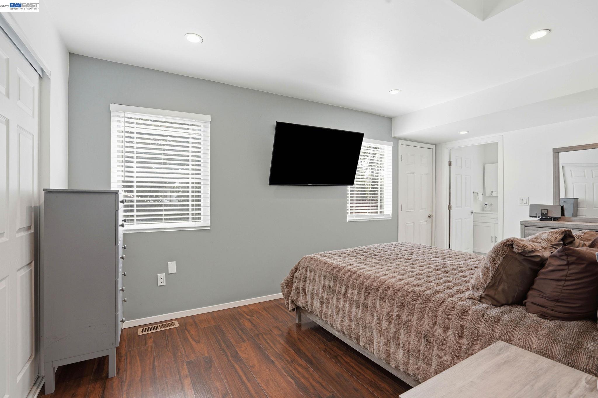 Detail Gallery Image 25 of 41 For 1954 87th Ave, Oakland,  CA 94621 - 3 Beds | 2 Baths