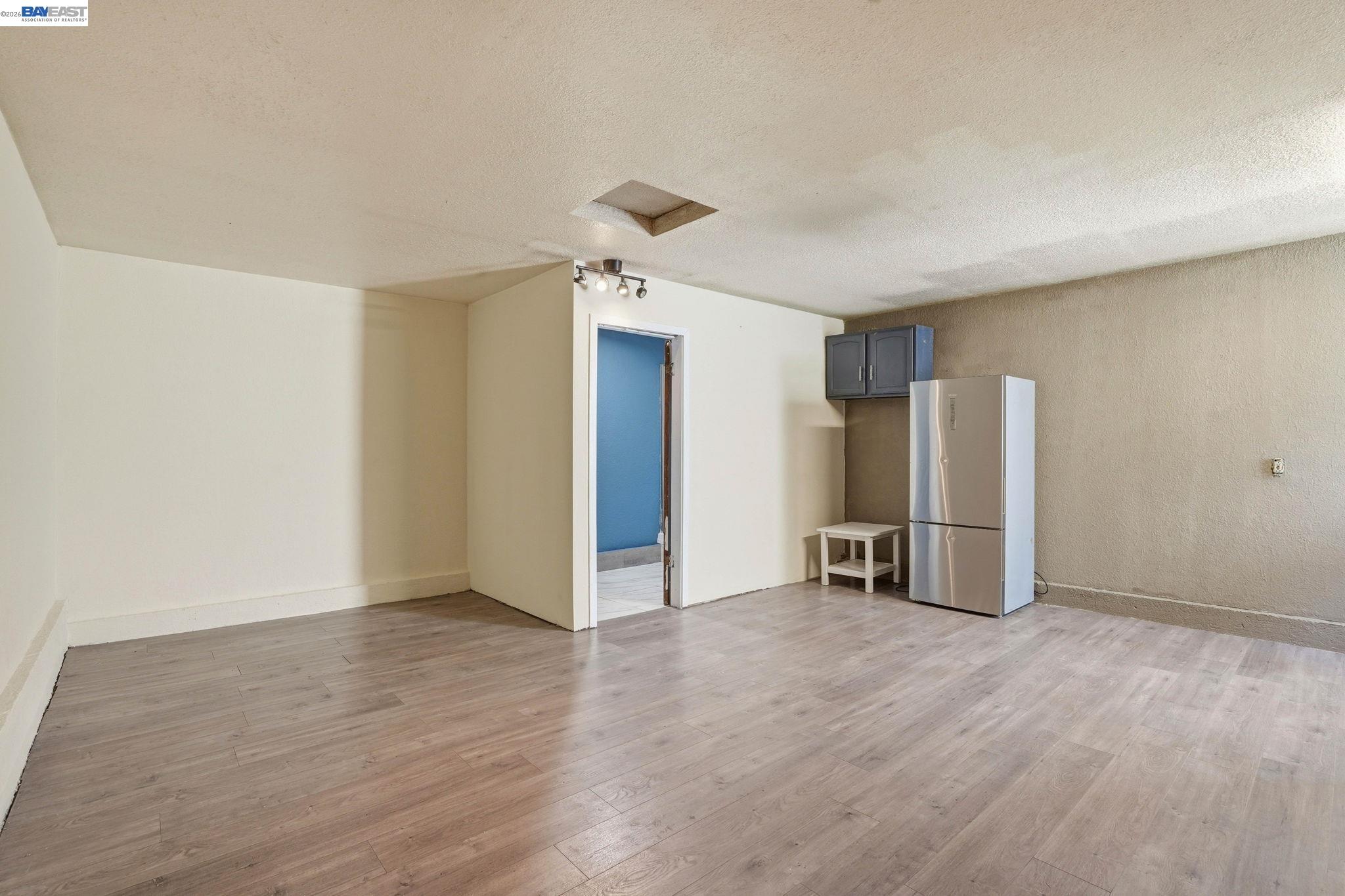 Detail Gallery Image 29 of 41 For 1954 87th Ave, Oakland,  CA 94621 - 3 Beds | 2 Baths