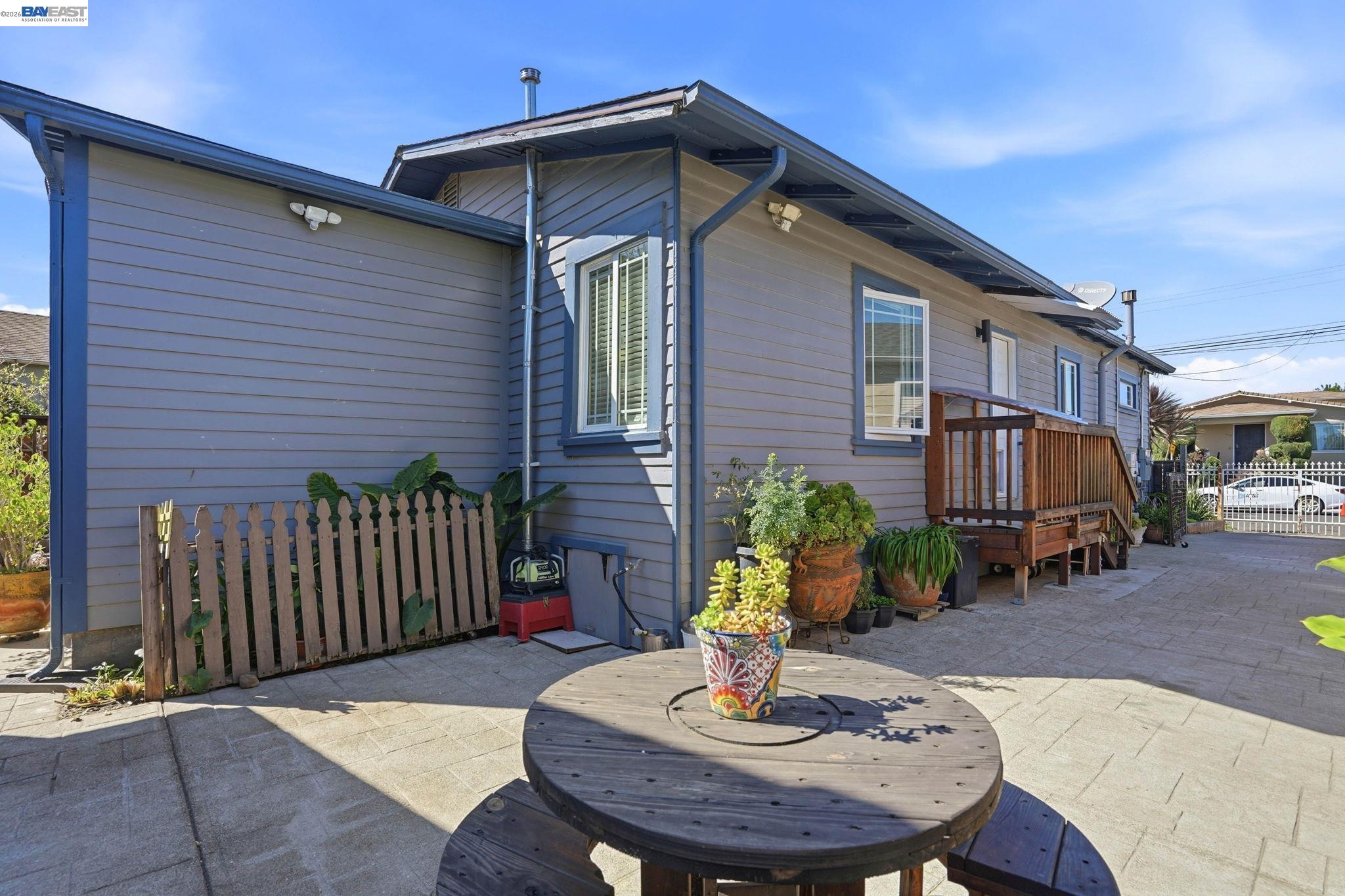 Detail Gallery Image 35 of 41 For 1954 87th Ave, Oakland,  CA 94621 - 3 Beds | 2 Baths