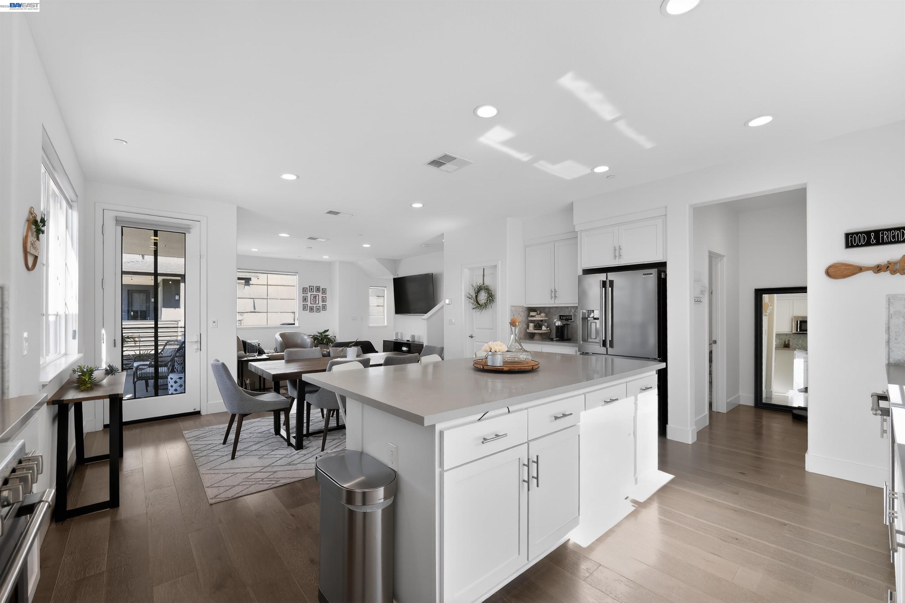 Photo #4: 41126098 Listing: Photo #4