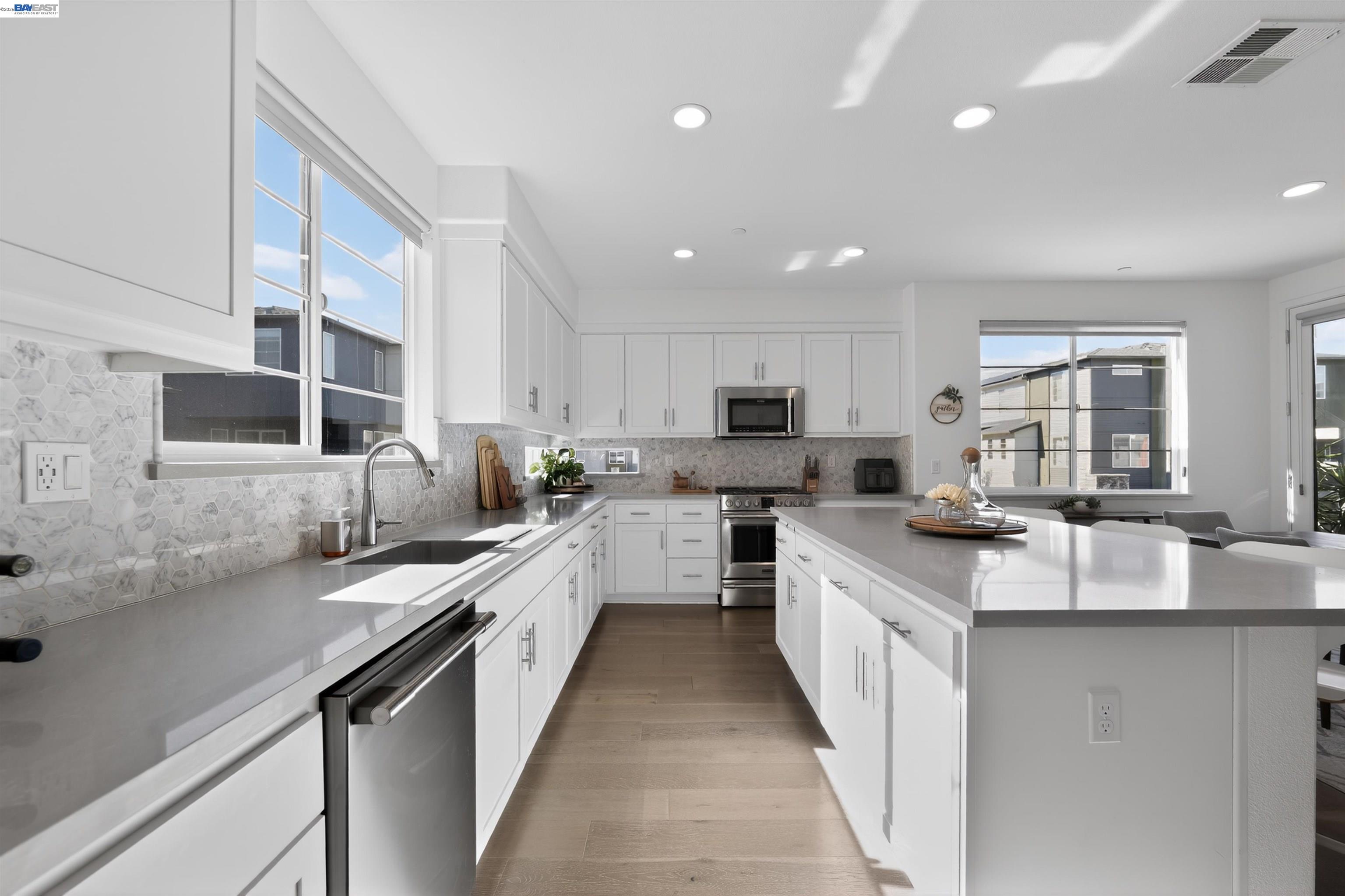 Photo #5: 41126098 Listing: Photo #5