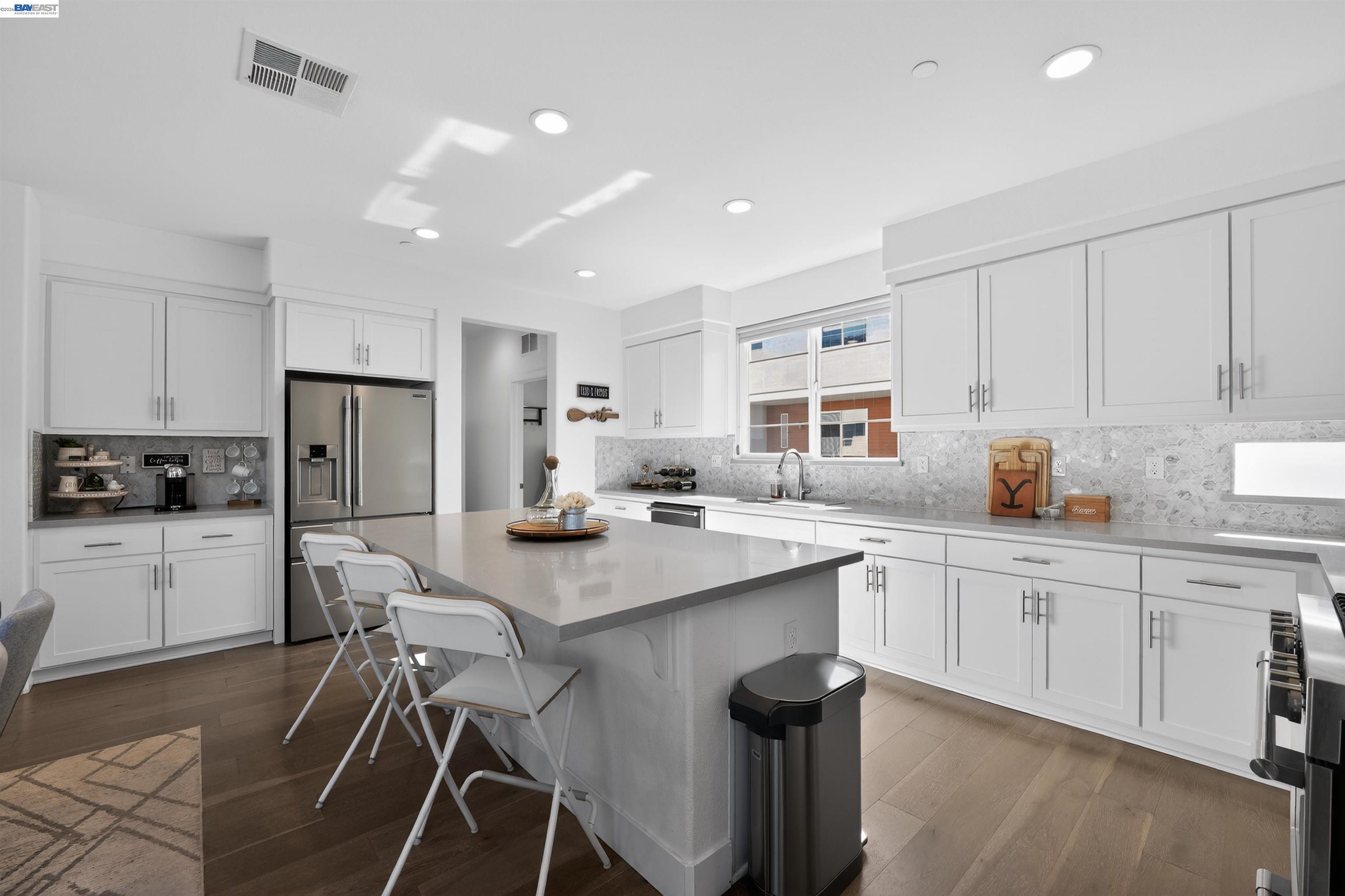 Photo #6: 41126098 Listing: Photo #6